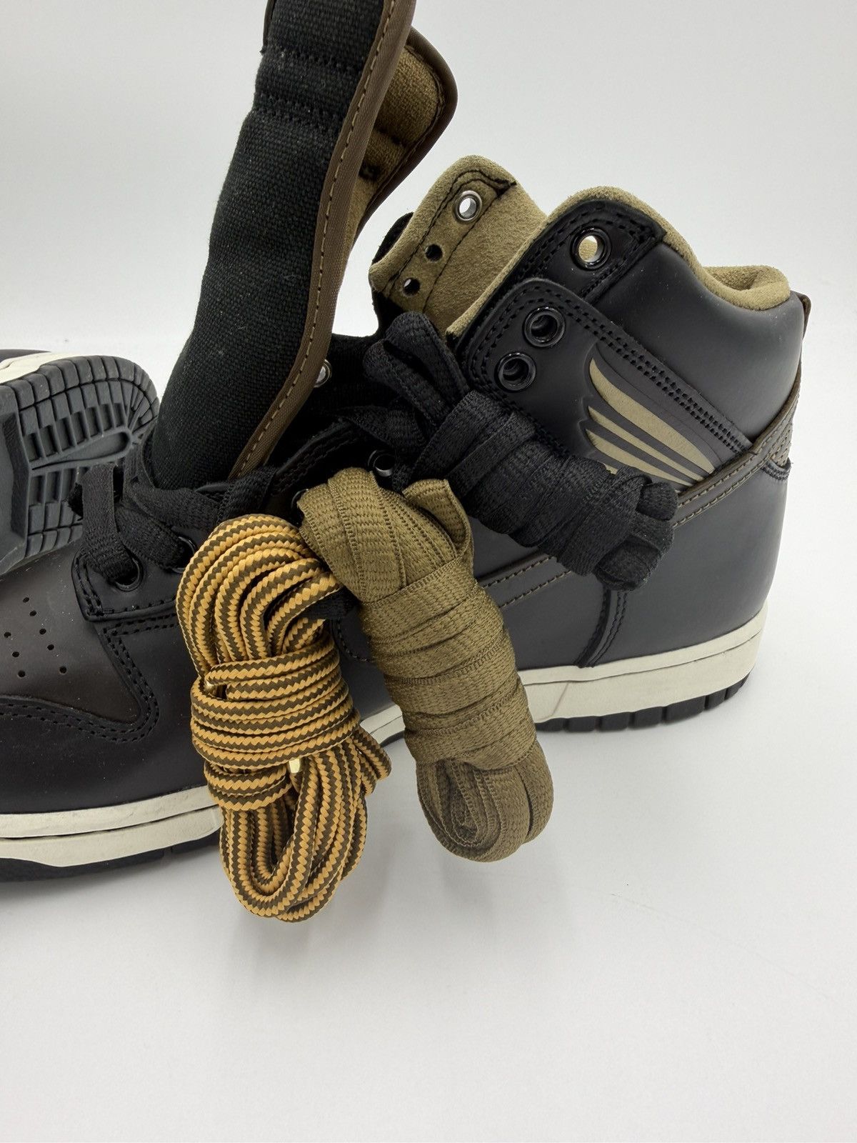 Nike SB Dunk High Pawnshop Skate Co. (Special Box) Size US 9.5 / EU 42-43 - 7 Thumbnail