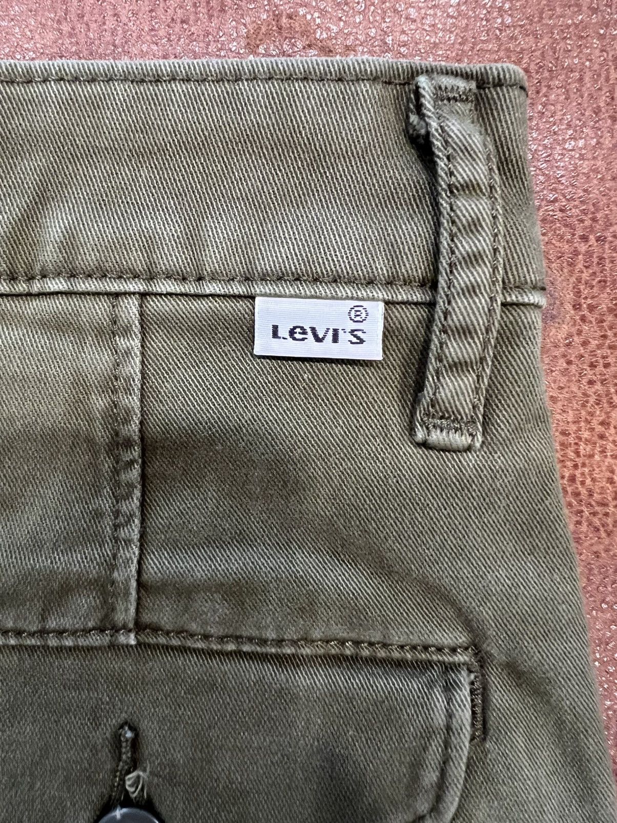 Levi's Levi’s Slim Green Cargo Pants Size US 30 / EU 46 - 4 Thumbnail