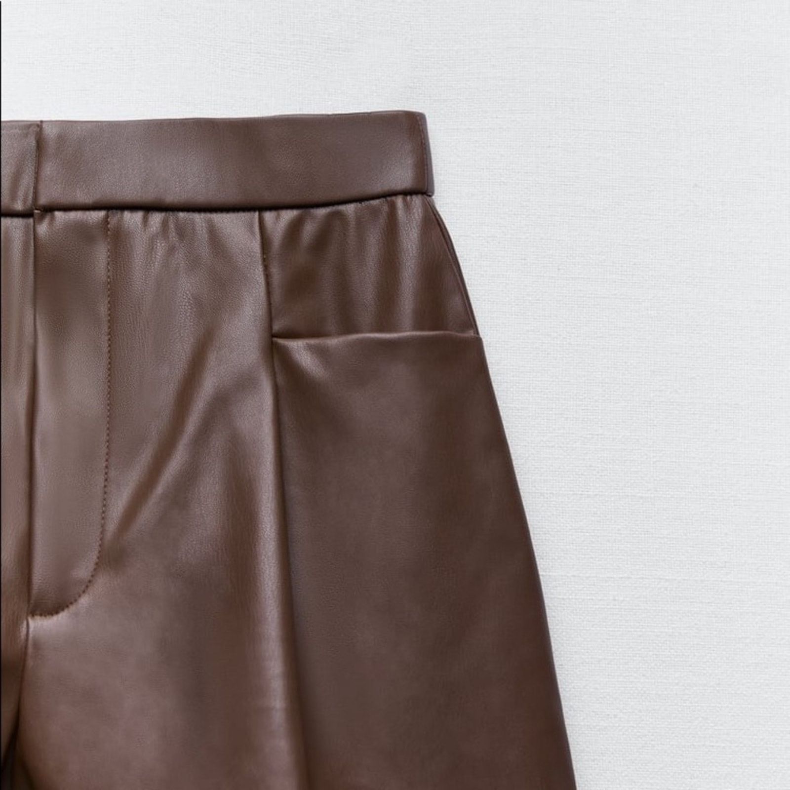 Zara Zara blogger favorite faux Leather shorts Size 42" / US 20 - 15 Thumbnail