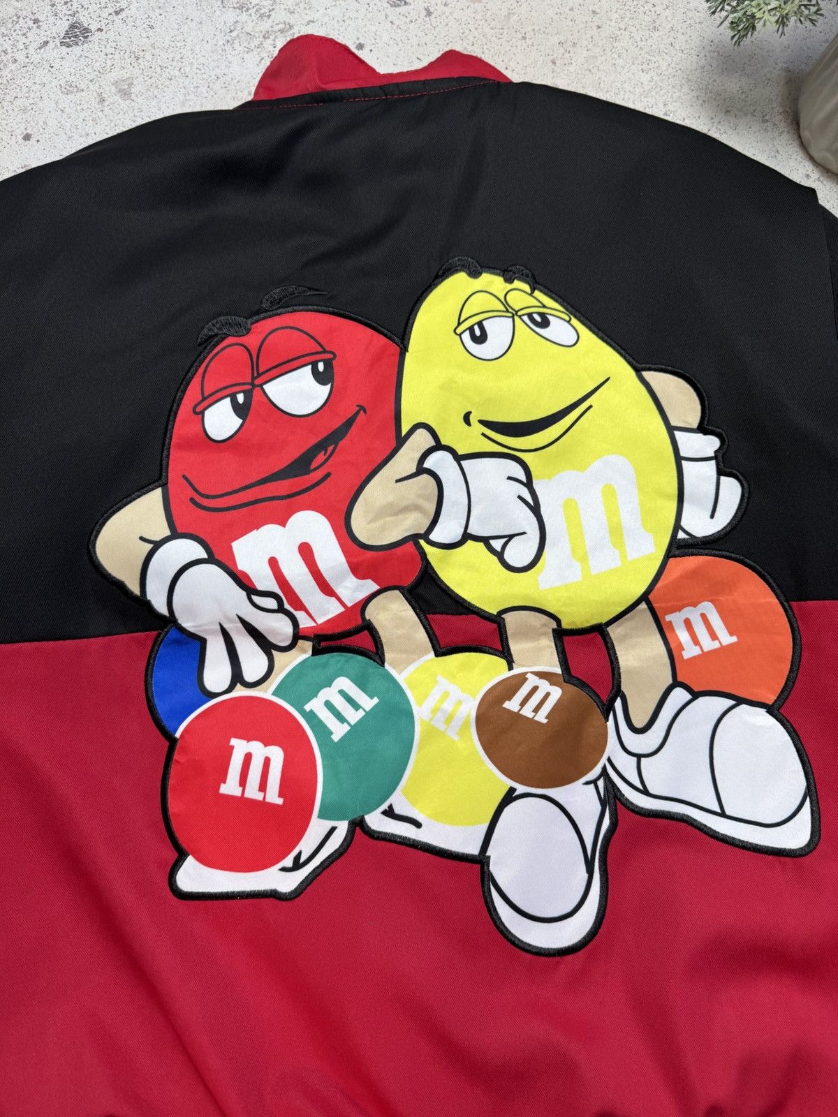 NASCAR M&M’s Bomber Light Jacket Red MMS Racing Red Unisex M F1 Size US M / EU 48-50 / 2 - 11 Thumbnail