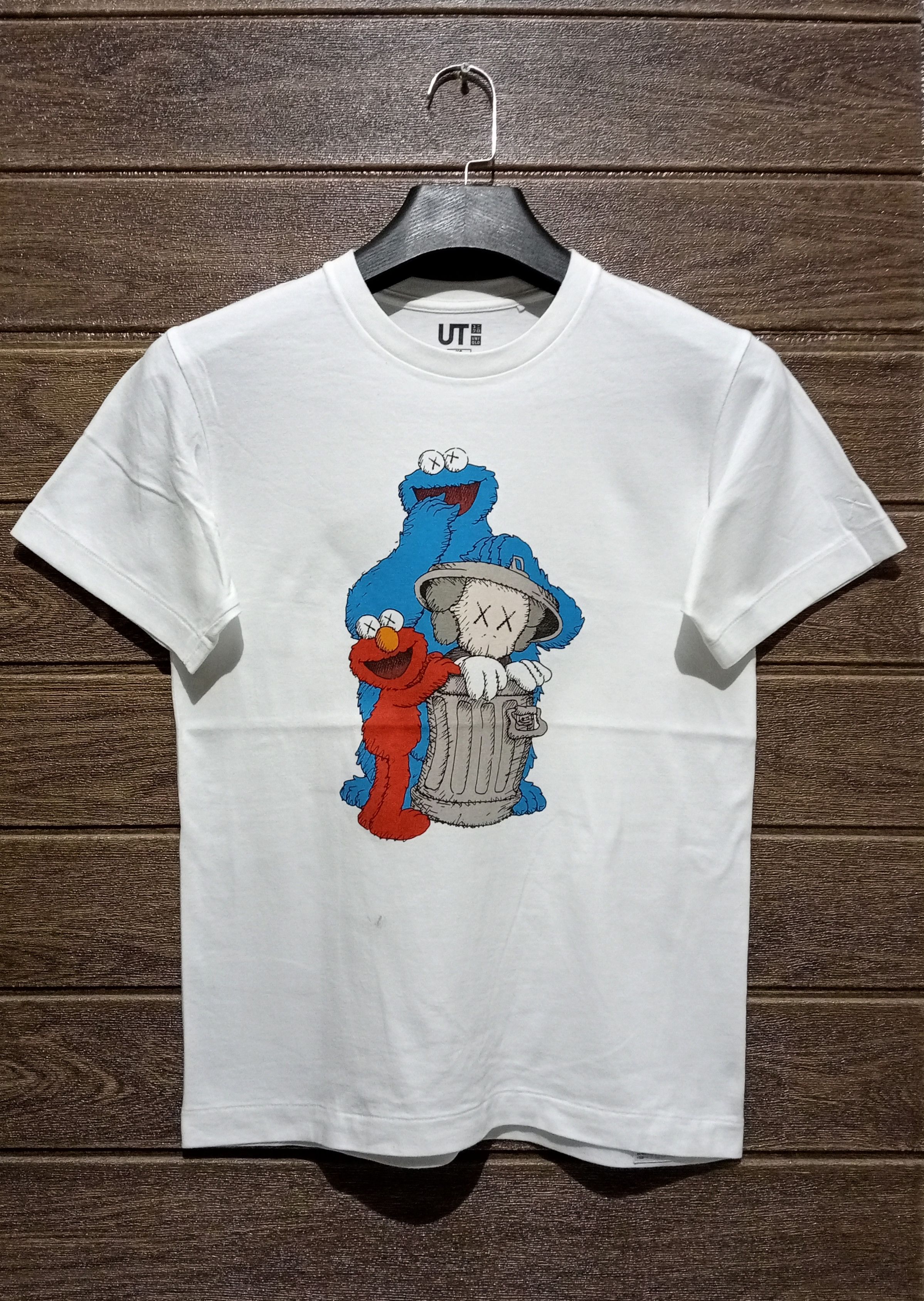 KAWS X SESAME STREET Single Stitch Uniqlo Tee