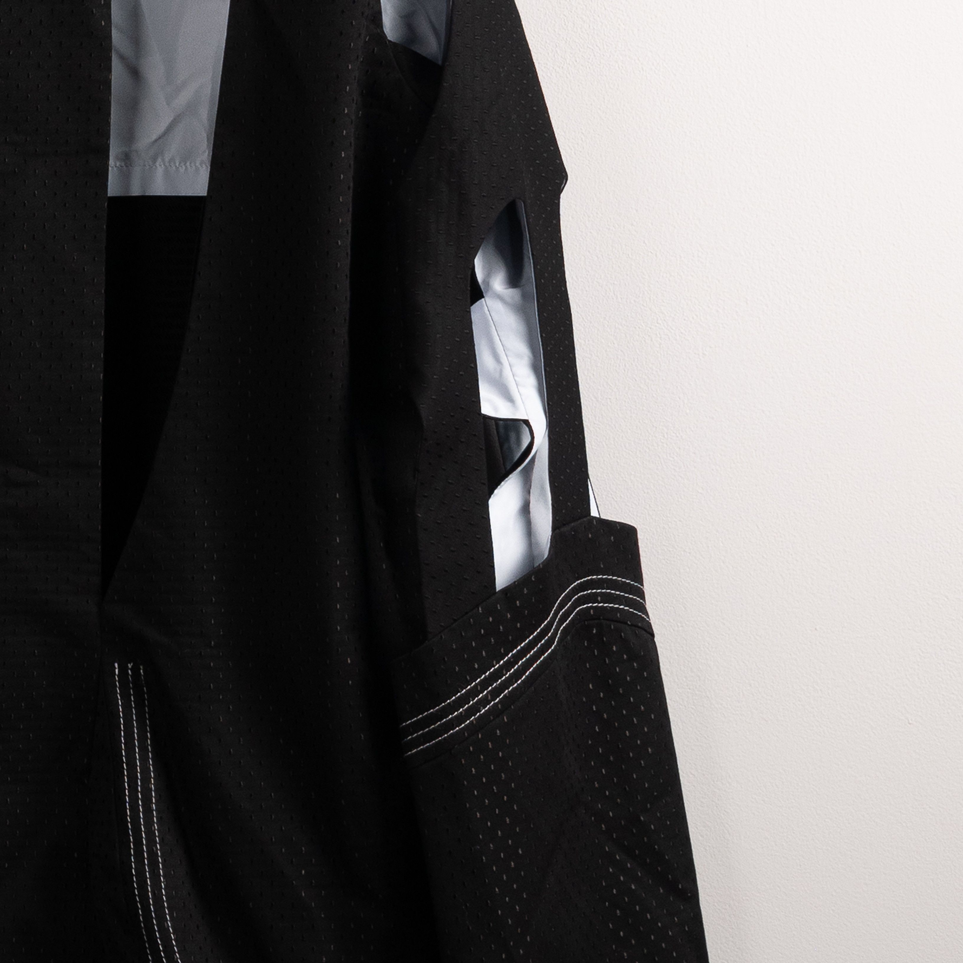 Kiko Kostadinov Kiko Kostadinov SS21 'Hydra' Cut Out Shell Jacket Black Size US L / EU 52-54 / 3 - 11 Thumbnail