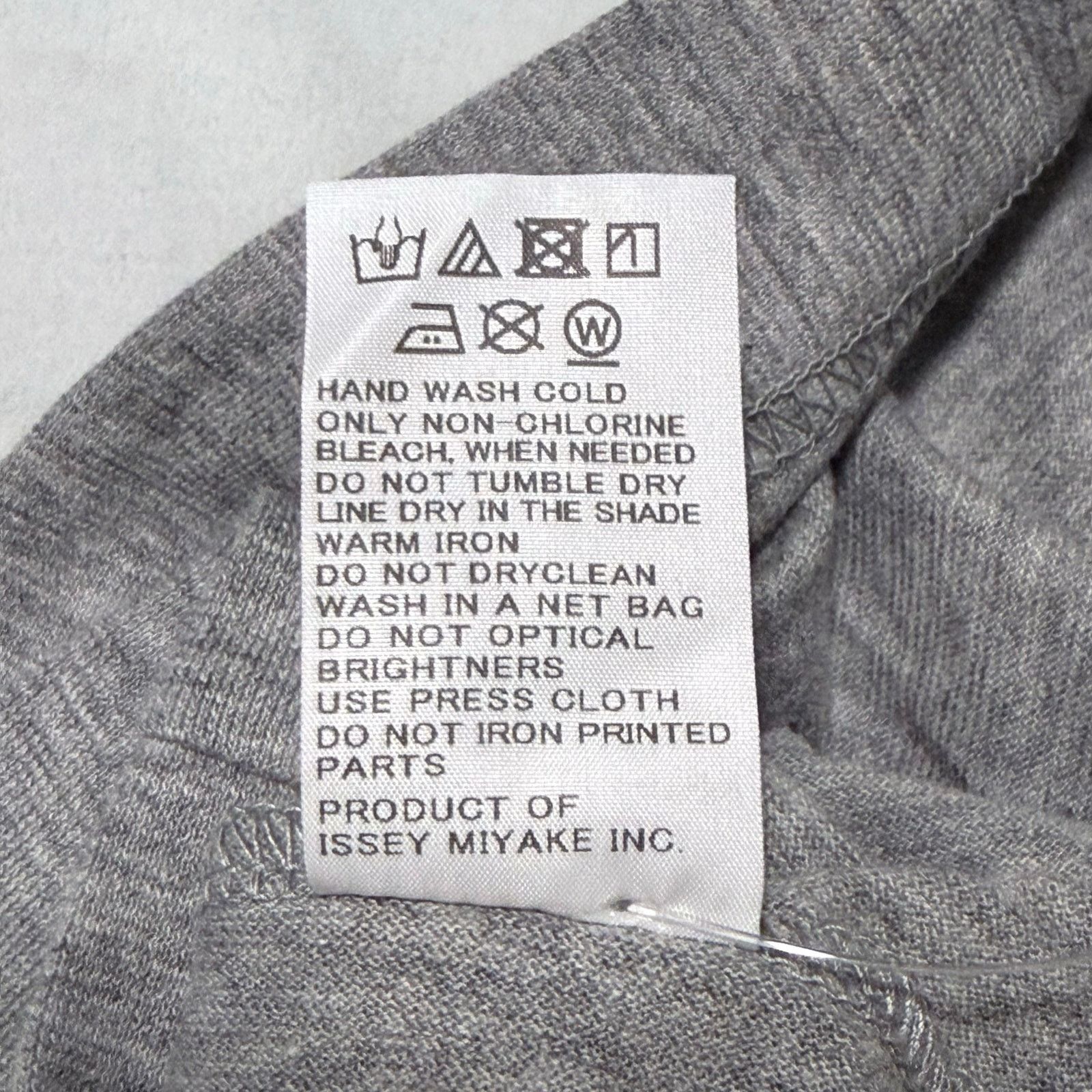 Issey Miyake Homme Plissé Issey Miyake Gray Release T-Shirt | Size 2 Size US M / EU 48-50 / 2 - 5 Thumbnail