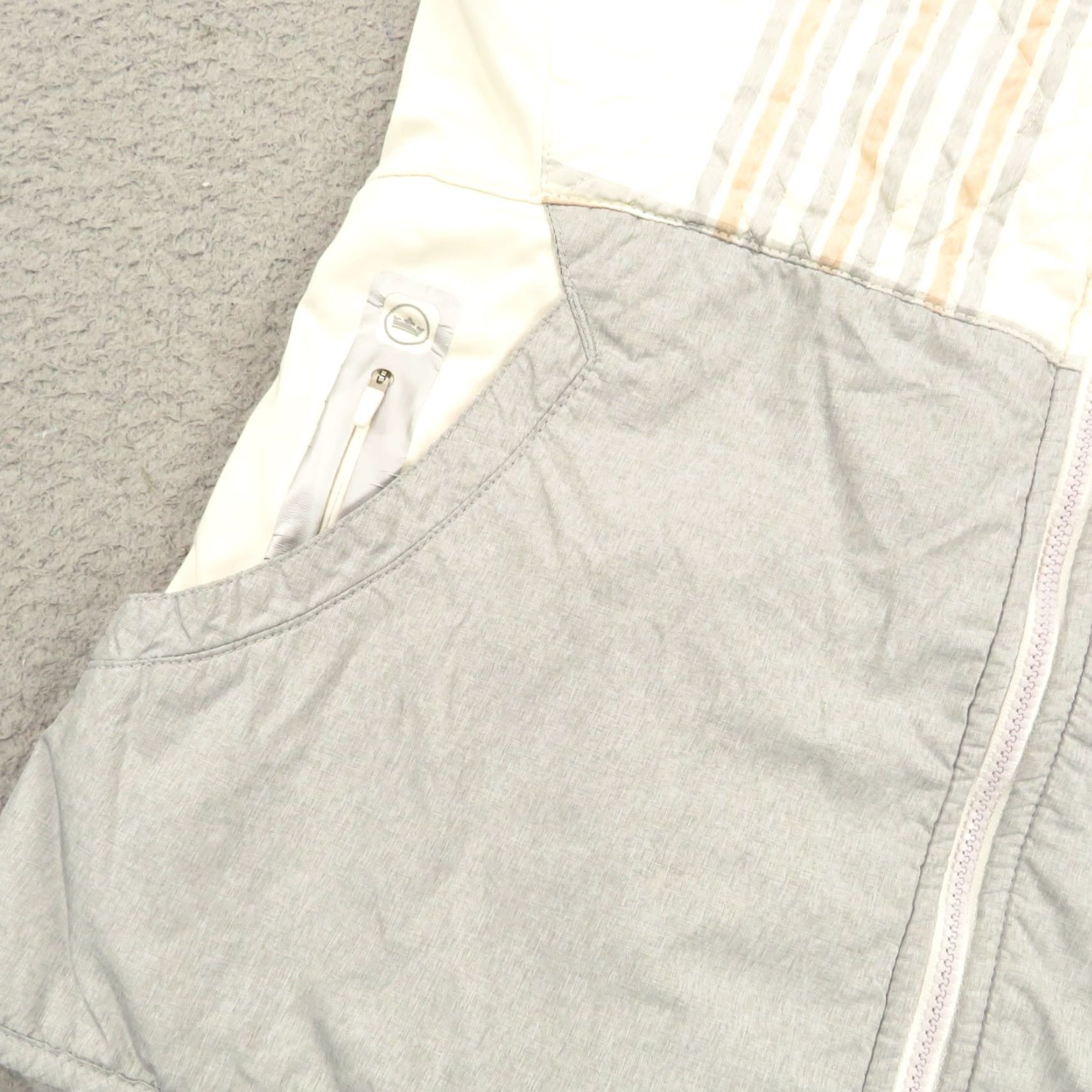 Peter Millar VINTAGE Peter Millar Vest Womens Medium Cream Grey Baltusrol Lizzie Hybrid Quilted Golf Size M / US 6-8 / IT 42-44 - 4 Thumbnail