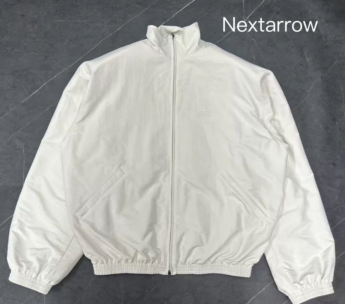 Balenciaga Balenciaga 22fw white padded shoulder nylon sports jacket Size US M / EU 48-50 / 2 - 1 Thumbnail