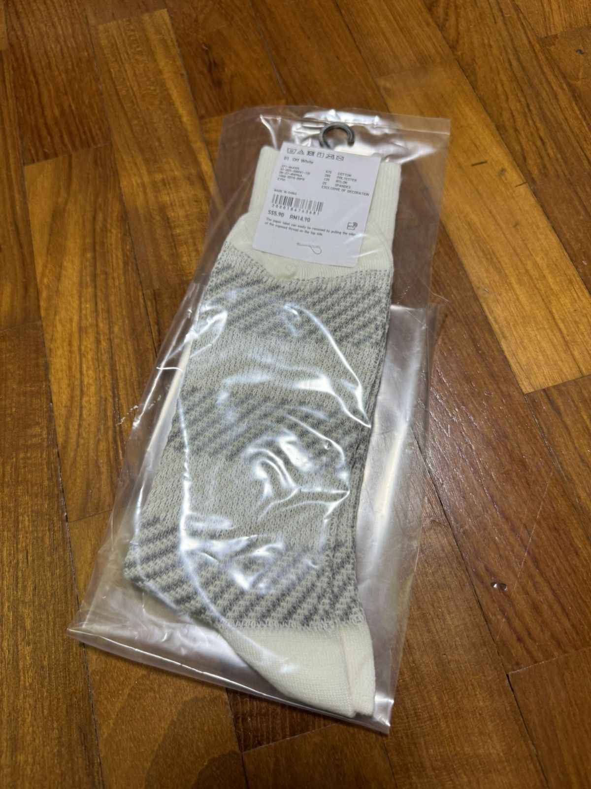 JW Anderson × Japanese Brand × Uniqlo JW Anderson x Uniqlo Socks SS24 Size 26 - 4 Thumbnail