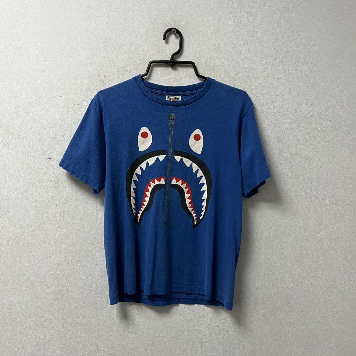 Bape Vintage BAPE Shark T-shirt A Bathing Ape Tee Y2K Size US S / EU 44-46 / 1 - 1 Thumbnail