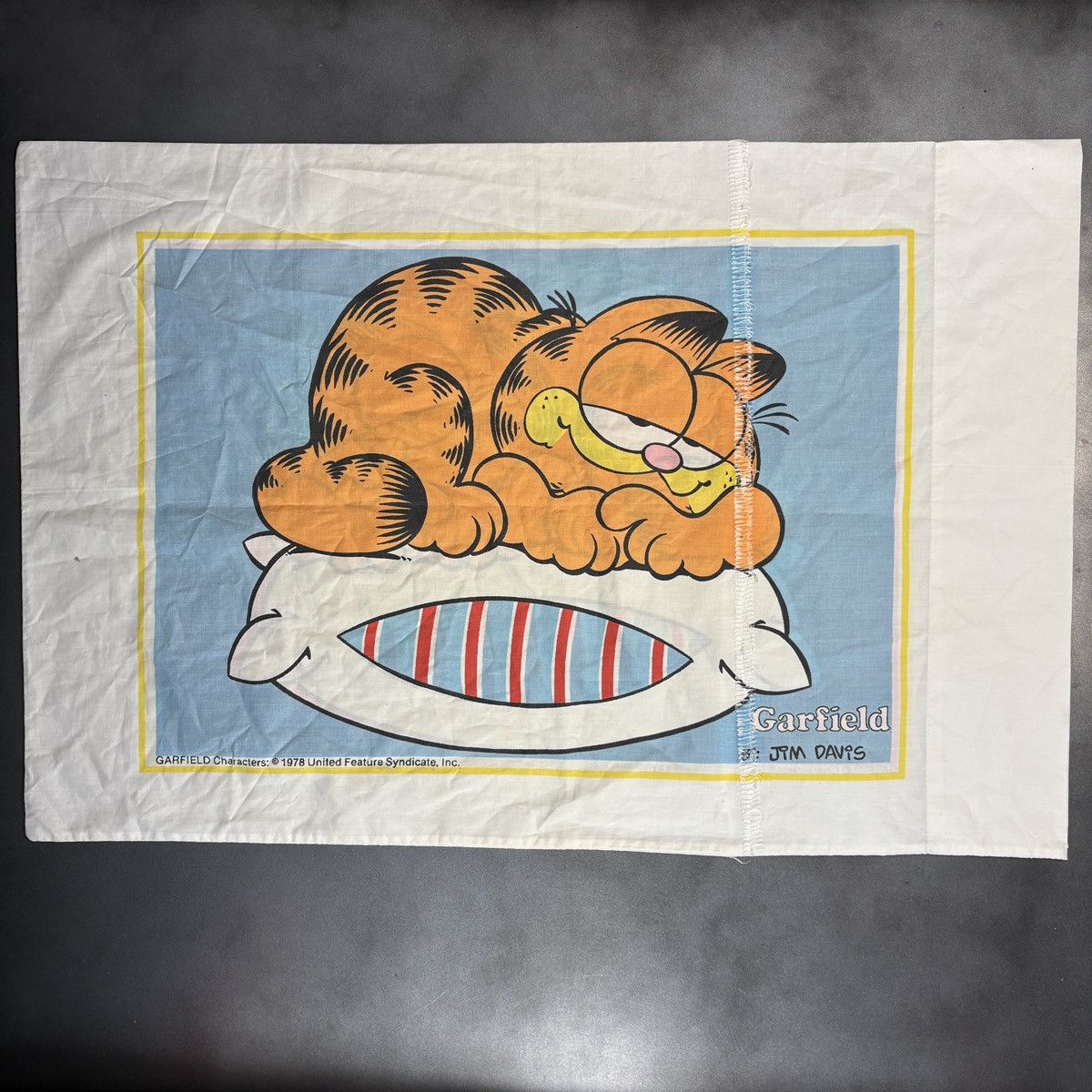 Vintage 1970s Garfield Pillow Case Vintage Bedding Bed Sheet Linens Size ONE SIZE - 8 Thumbnail