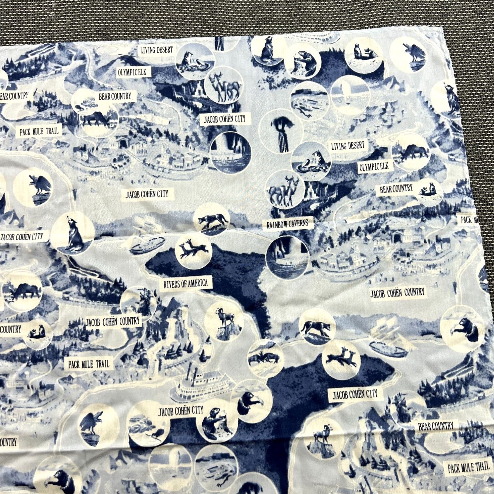 Jacob Cohen Jacob Cohen Hankerchief 22x22 Cotton Silk Warewolf Deer Snow AOP Winter Size ONE SIZE - 4 Thumbnail