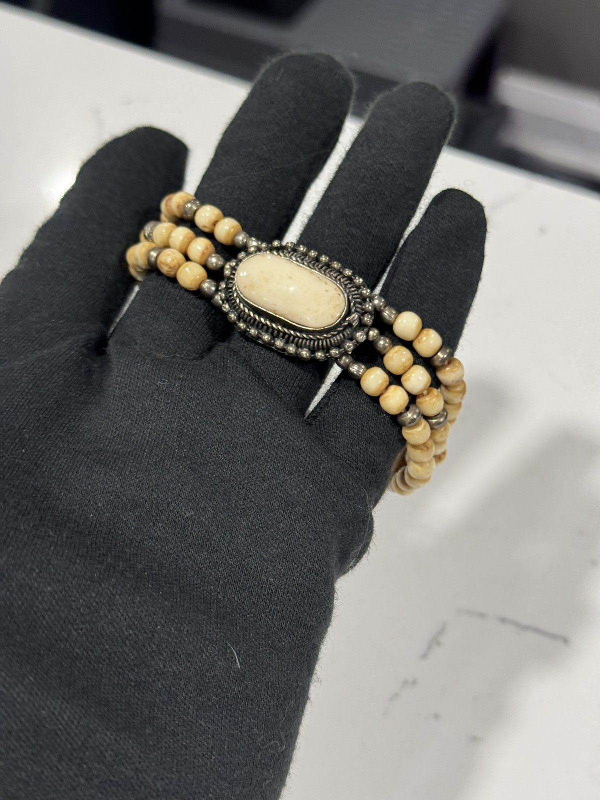Jewelry Vintage bone beads and silver tone metal bracelet Size ONE SIZE - 3 Thumbnail