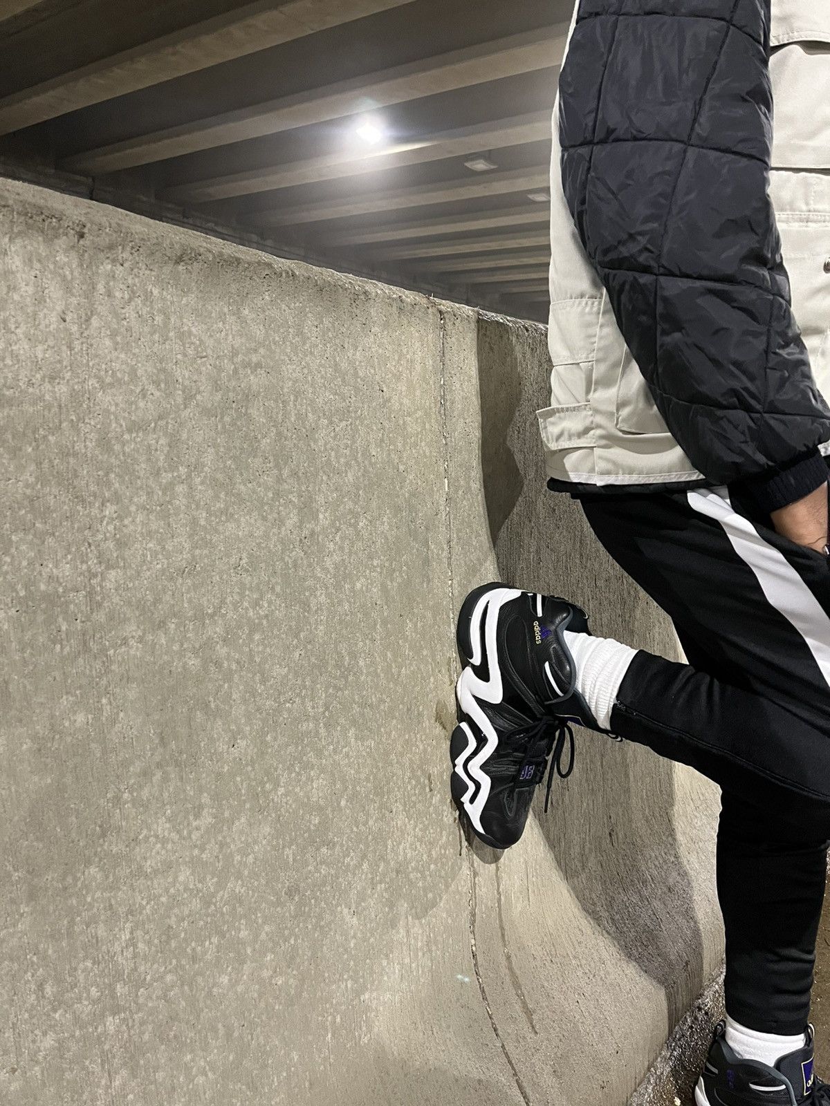 Other Black & white Century sportswear pants Size US 35 - 6 Thumbnail