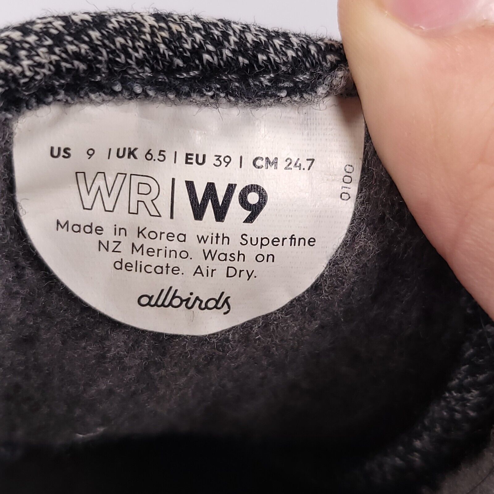 Allbirds Allbirds Wool Runner Running Shoe Womens Size 9 Black White Size US 9 / IT 39 - 9 Thumbnail