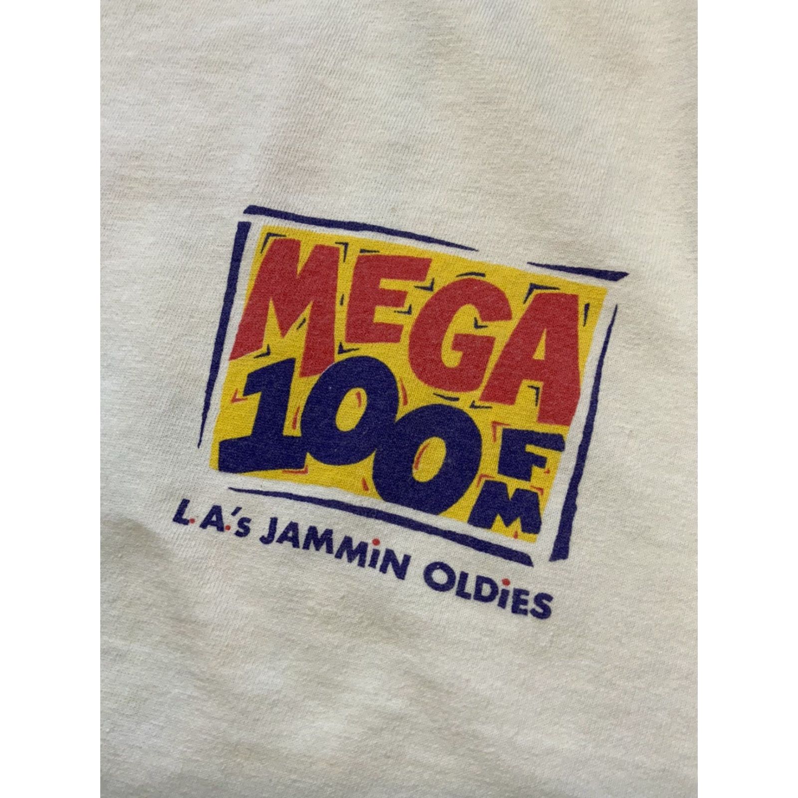Vintage VINTAGE KCMG 100 FM Los Angeles Jammin Oldies Radio Station T-Shirt XL White Graphic Tee Mens? Womens? Size US XL / EU 56 / 4 - 7 Thumbnail