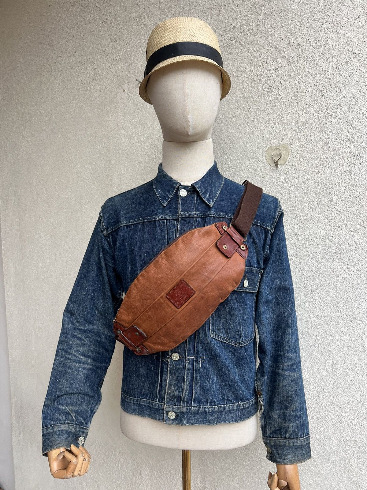 Leather Creed Japan Stains Patina Leather Chest Bag Size ONE SIZE - 1 Thumbnail