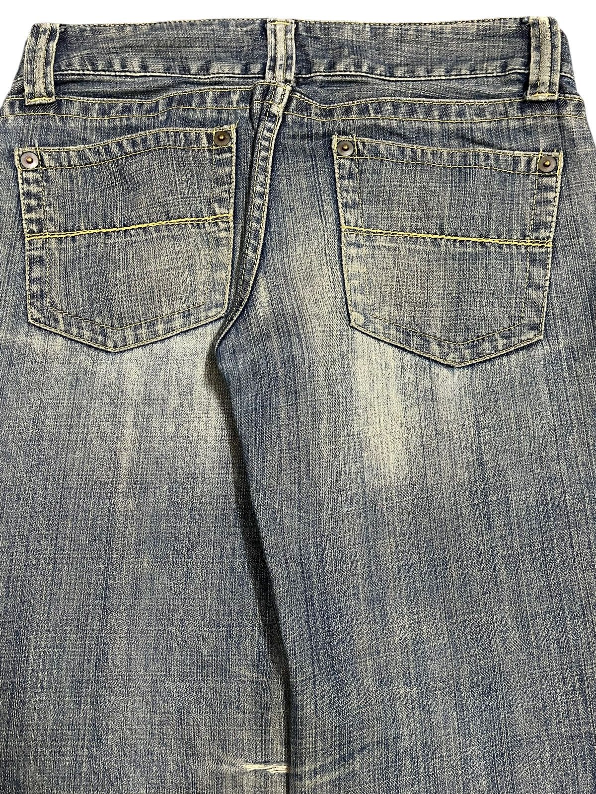 Uniqlo Vintage Japanese Uniqlo Blue Faded Wash Wide Leg Jeans Size US 31 - 6 Thumbnail
