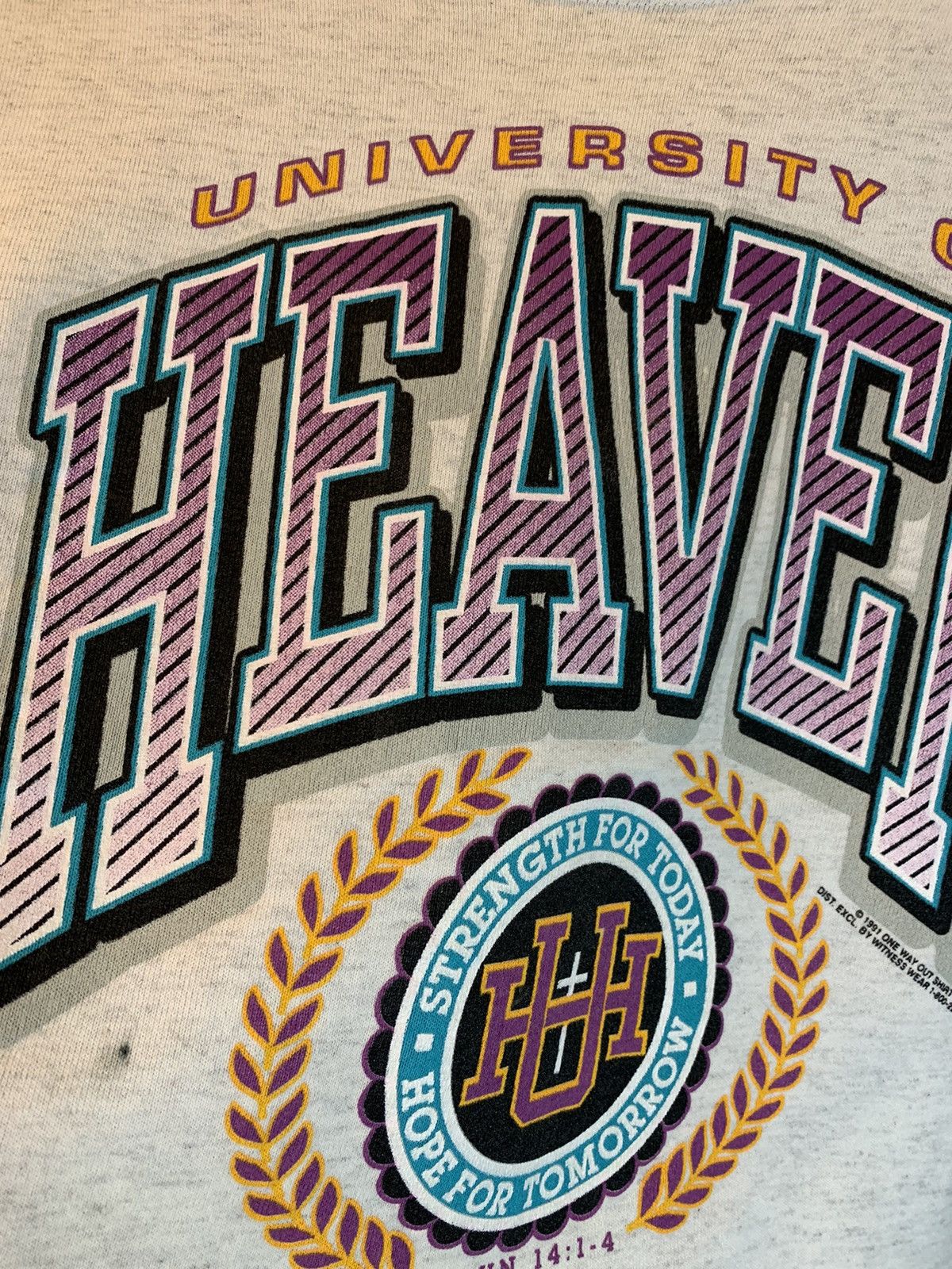 Vintage *RARE* Vintage 80’s Jesus University Of Heaven Sweatshirt Size US L / EU 52-54 / 3 - 3 Thumbnail