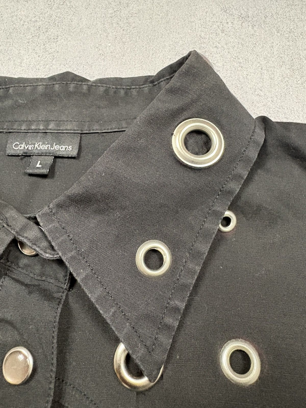Calvin Klein Calvin Klein Jeans 00s Archival Eyelet Grommet Shirt Y2K VTG Size L / US 10 / IT 46 - 8 Thumbnail