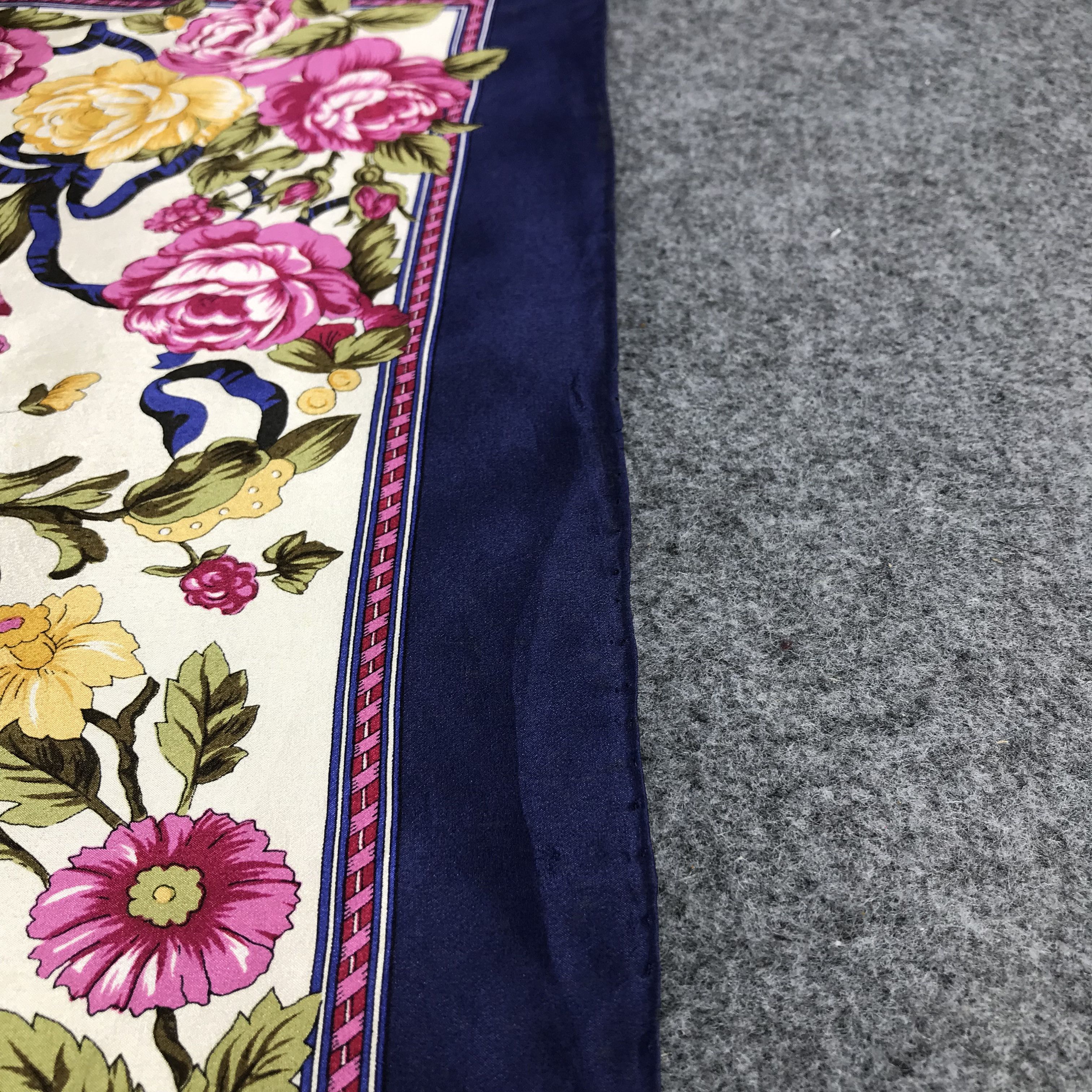 Japanese Brand Vintage Luxury Floral Silk Scarf M120 Size ONE SIZE - 10 Thumbnail