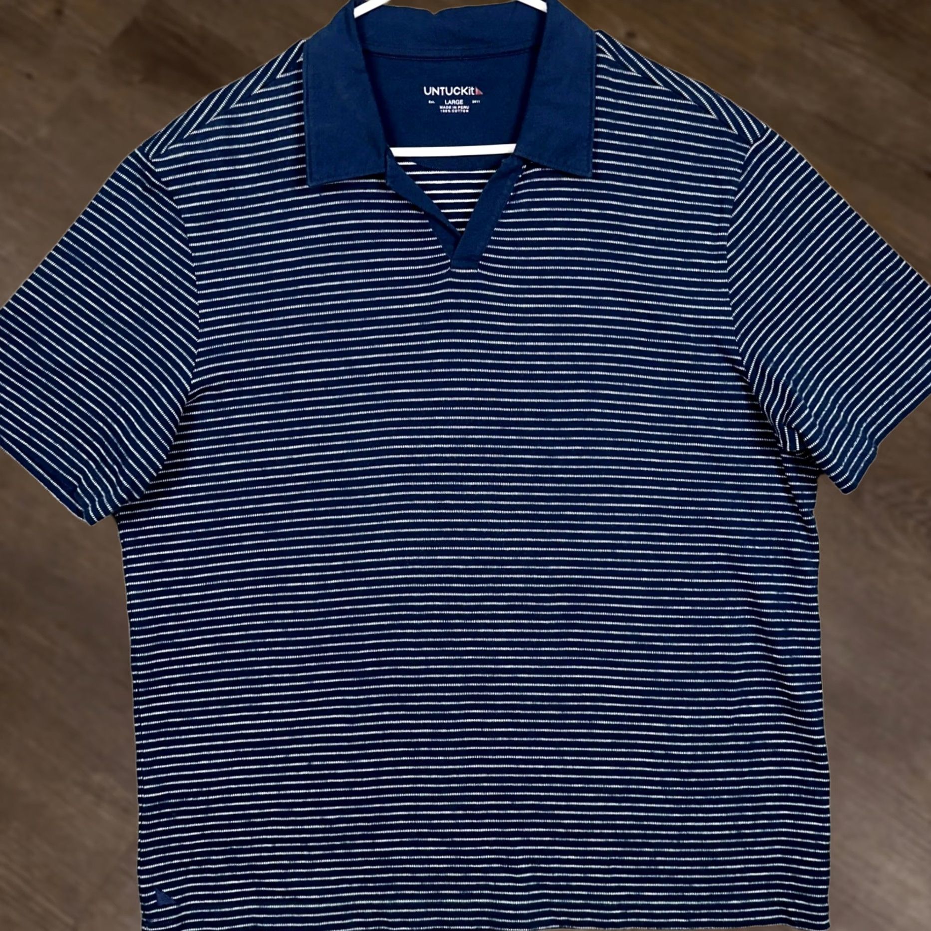 UNTUCKit UNTUCKit Polo Shirt Mens L Navy White Striped Polo Shirt Casual Prep Short Sleeve Spread Collar 100% Cotton EUC Size US L / EU 52-54 / 3 - 1 Thumbnail