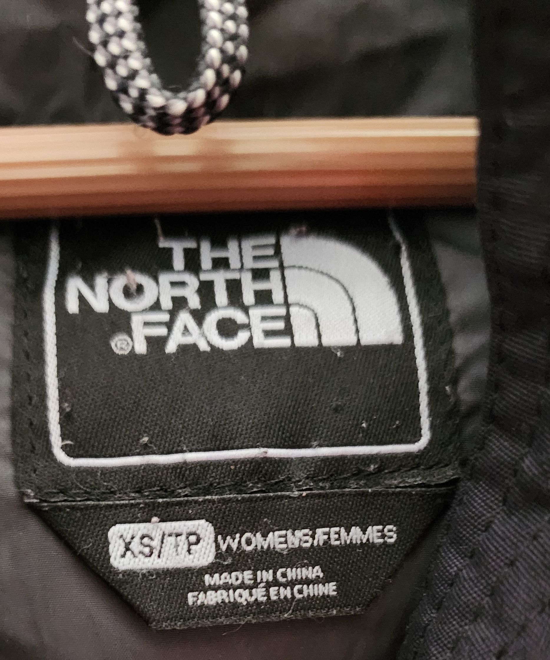The North Face The North Face Goose Down Black Belted Fur Hood Jacket XS Size XS / US 0-2 / IT 36-38 - 4 Thumbnail