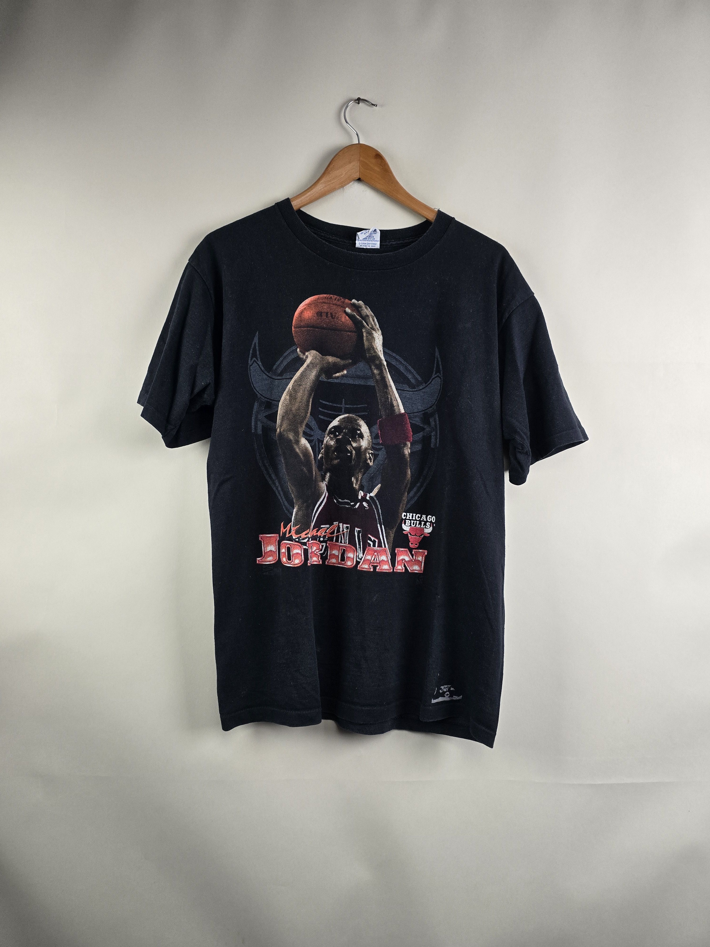 NBA × Salem Sportswear × Vintage 90s NBA Michael Jordan Chicago Bulls L 21.5" 28" Size US L / EU 52-54 / 3 - 8 Thumbnail