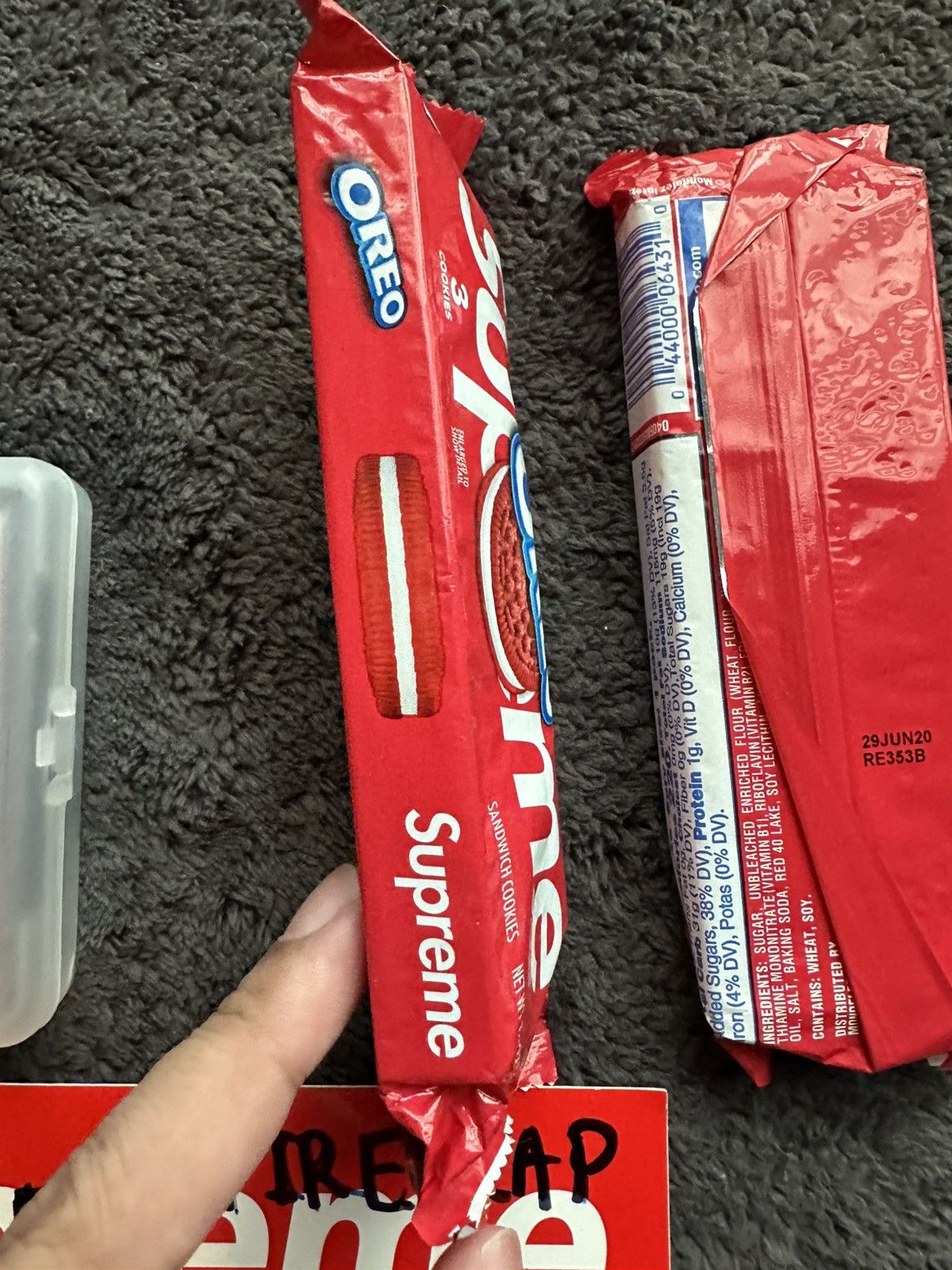 Supreme Supreme x Oreo + Supreme x Bicycle Clear Playing Cards Size ONE SIZE - 6 Thumbnail