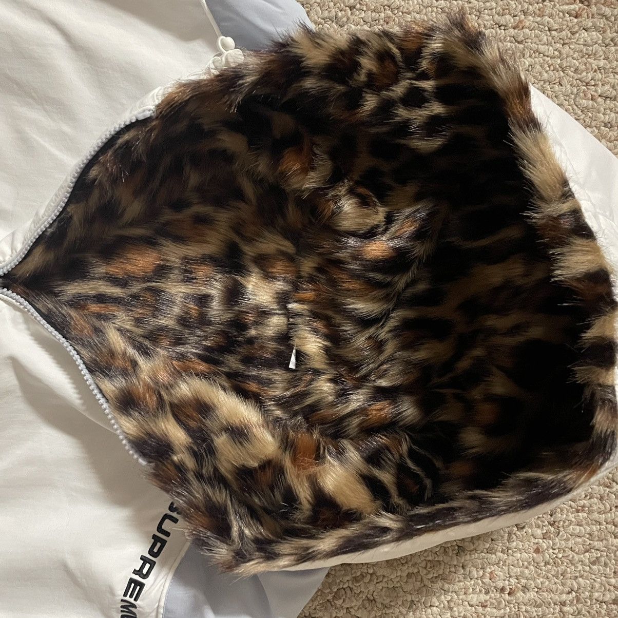 Supreme Supreme Faux Fur Reversible Hooded Track Jacket White SS25 Size US L / EU 52-54 / 3 - 2 Thumbnail