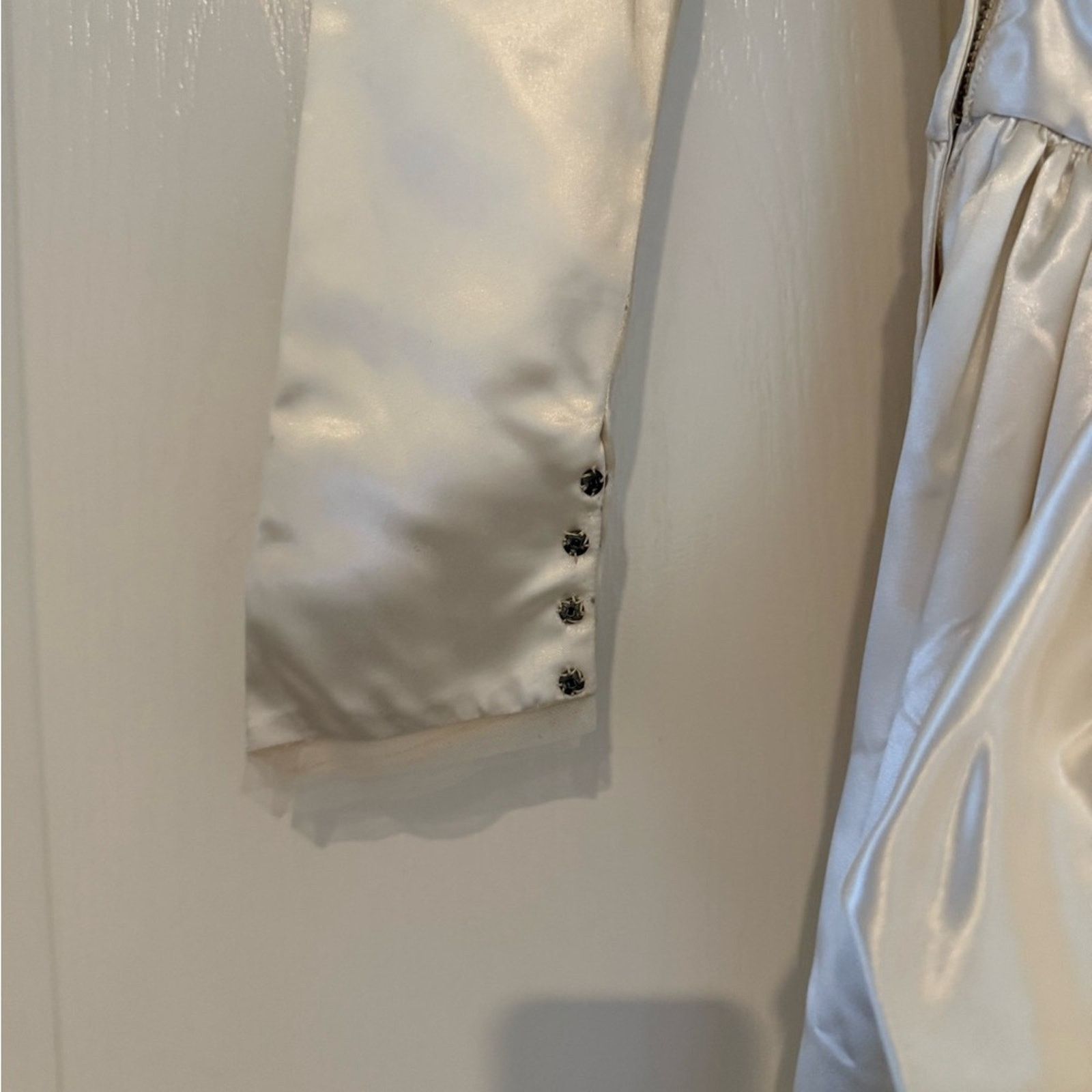 Handmade VNTG 1940’s Bustle Back Satin wedding dress small Size S / US 4 / IT 40 - 4 Thumbnail