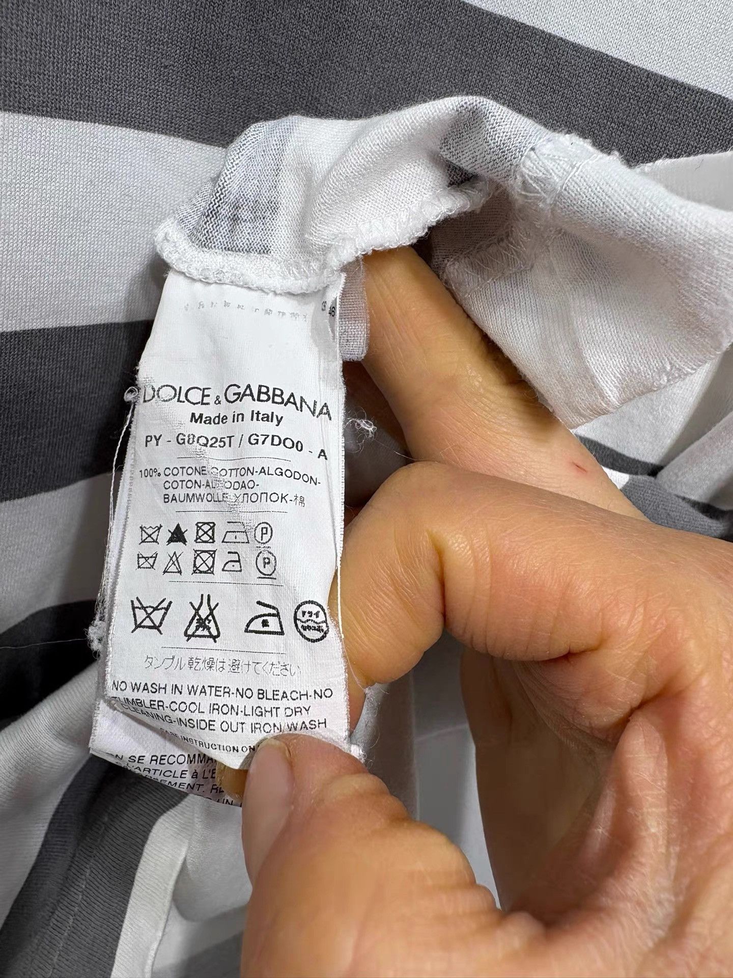 Dolce & Gabbana Dolce&Gabbana Men's V-neck Striped Short Sleeve T-shirt K29 Size US M / EU 48-50 / 2 - 3 Thumbnail