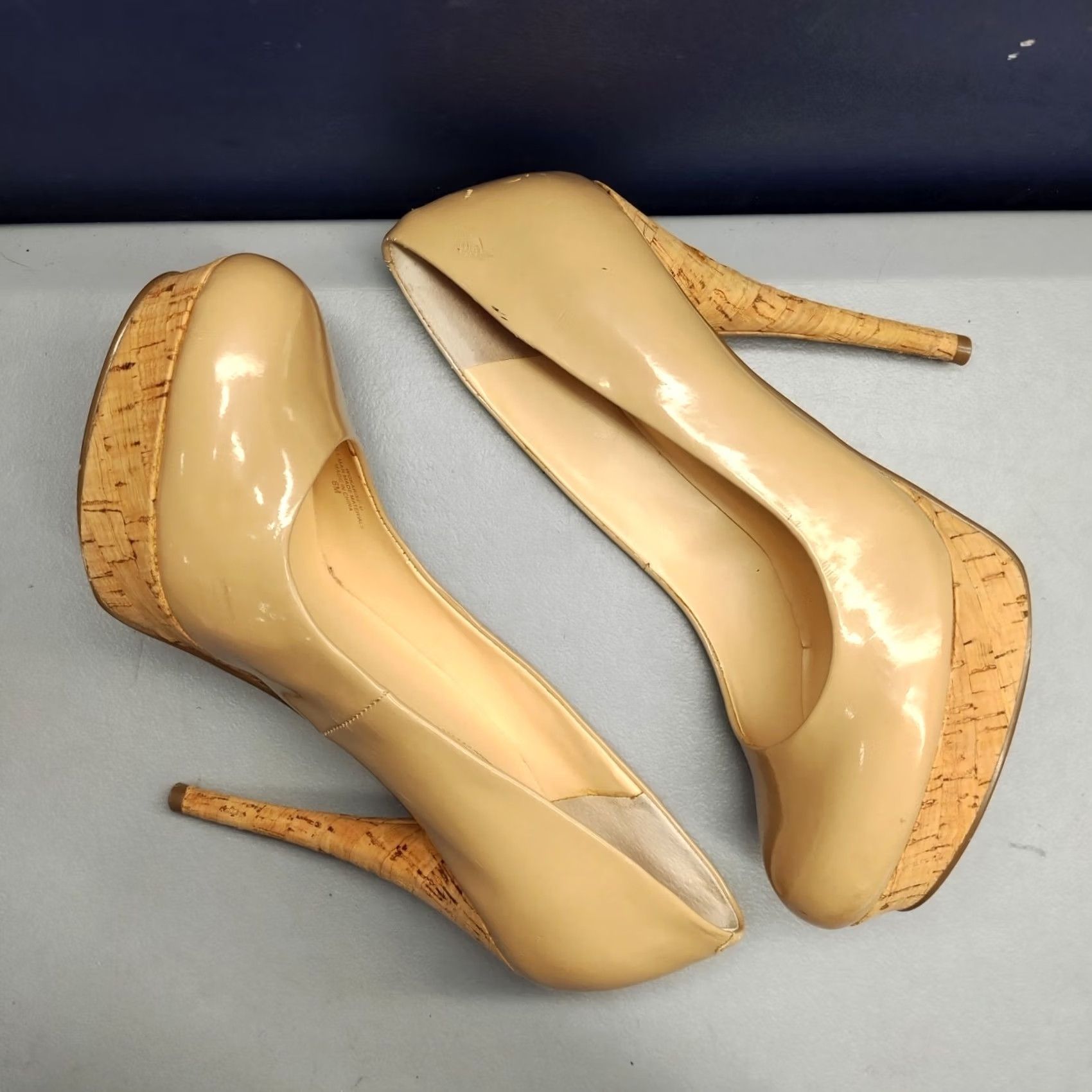 Guess GUESS Platform Pump Heels Womens US Size 6M Tan Patent Leather Slip On Pump Size US 6 / IT 36 - 3 Thumbnail