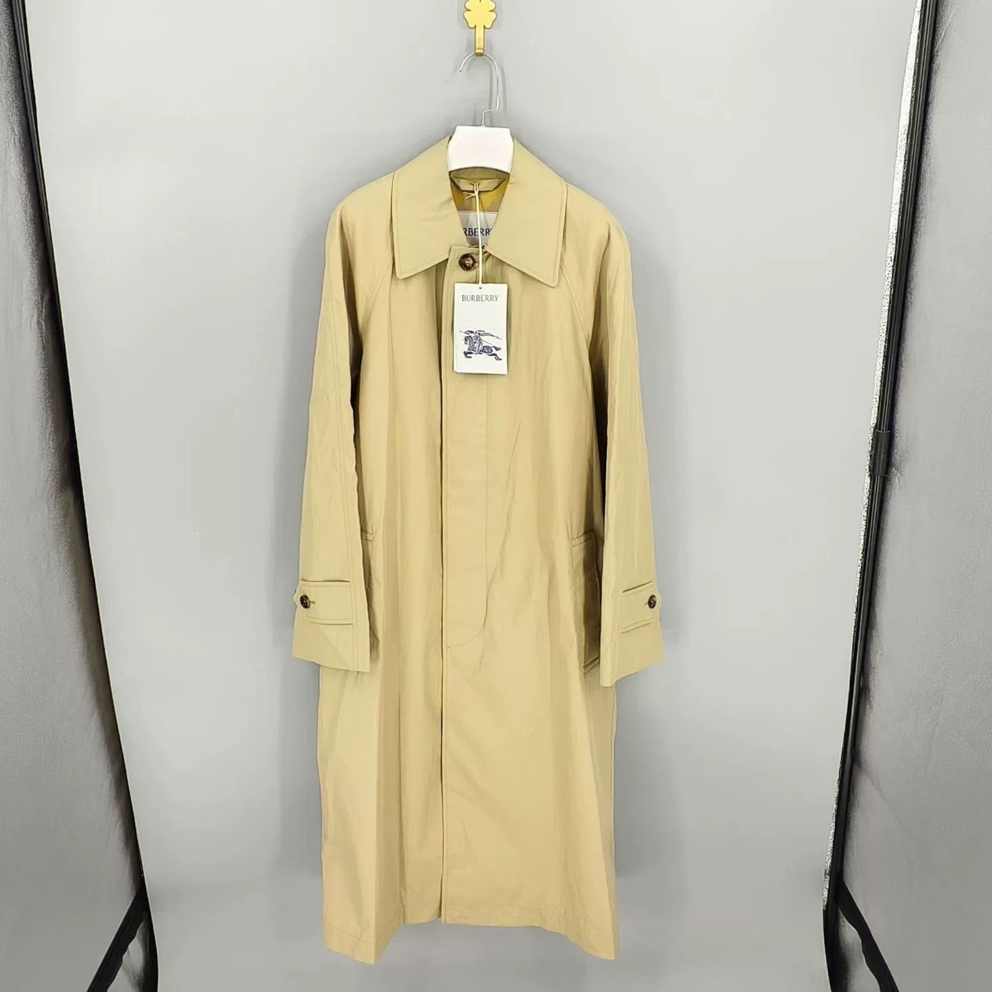 Burberry Burberry Men's Solid Lapel Single-Breasted Trench Size US M / EU 48-50 / 2 - 1 Thumbnail