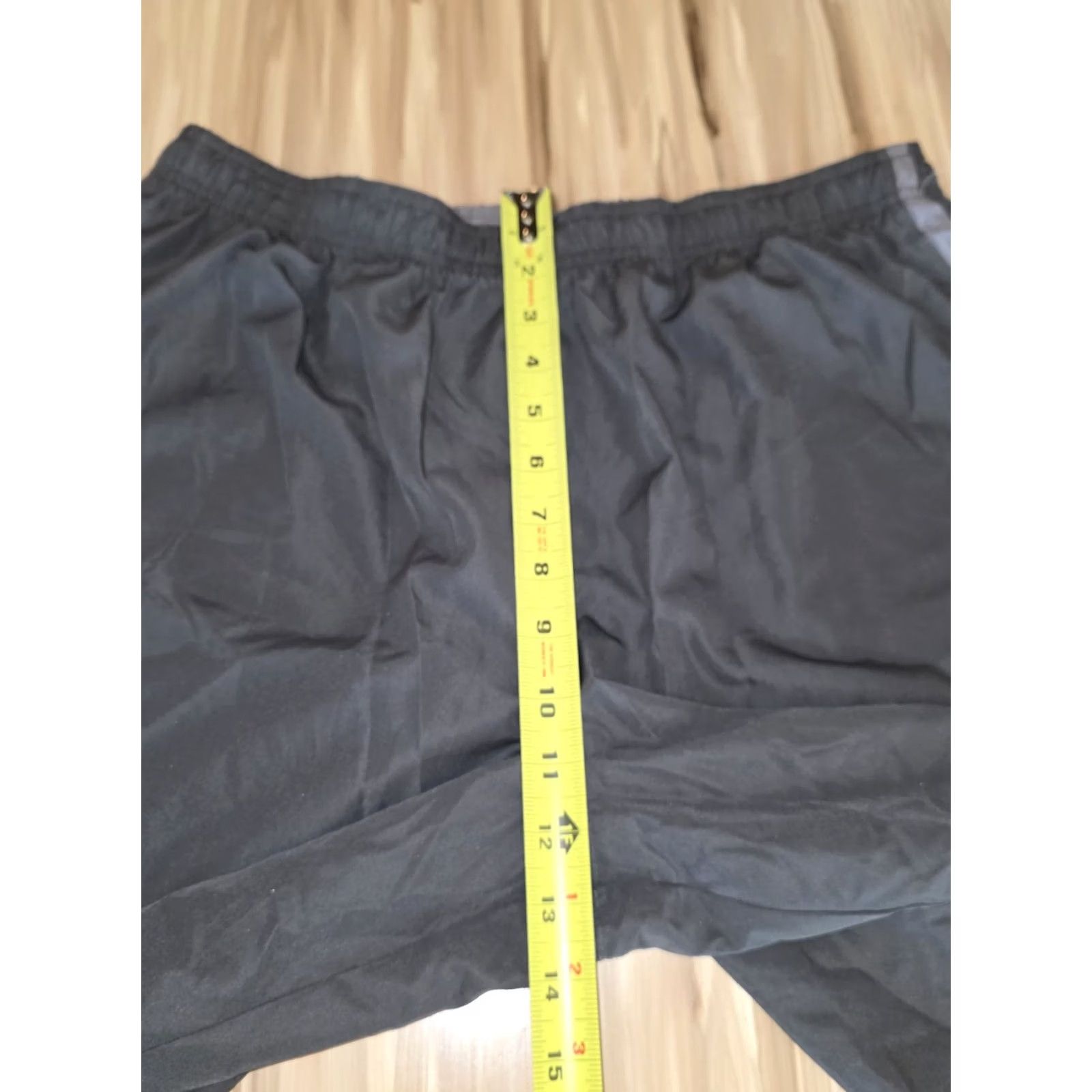 Tek Gear Tek Gear Shorts Black Stripe Grey Large Rn 82382 100% Polyester Men Athletic Activewear L Black Striped Polyester Tek Gear Mens Shorts Size US 33 - 7 Thumbnail