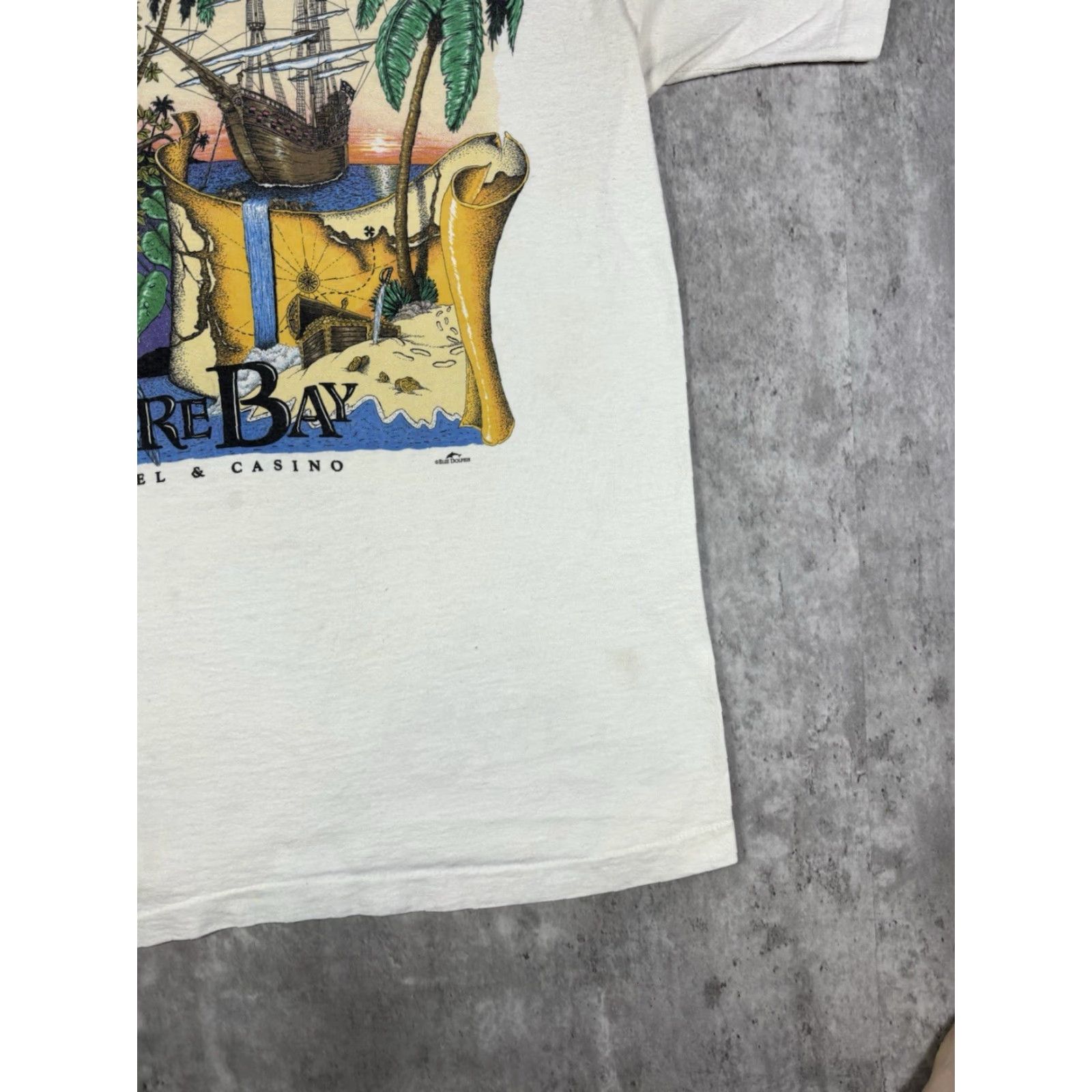 Fruit Of The Loom VINTAGE 90s Treasure Bay Art T Shirt M Fruit of the Loom Shirt Mens White Cotton Graphic Print Short Sleeve Round Neck 90s Vintage Size US M / EU 48-50 / 2 - 4 Thumbnail