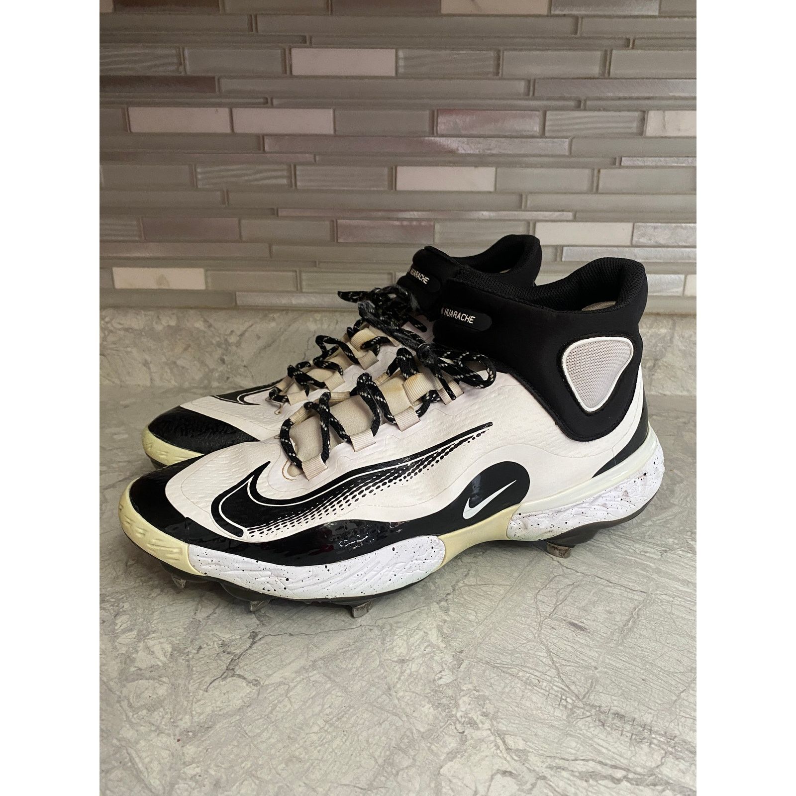 Nike Nike Huarache Black and White Metal Baseball Cleats Size 13 Size US 13 / EU 46 - 1 Thumbnail