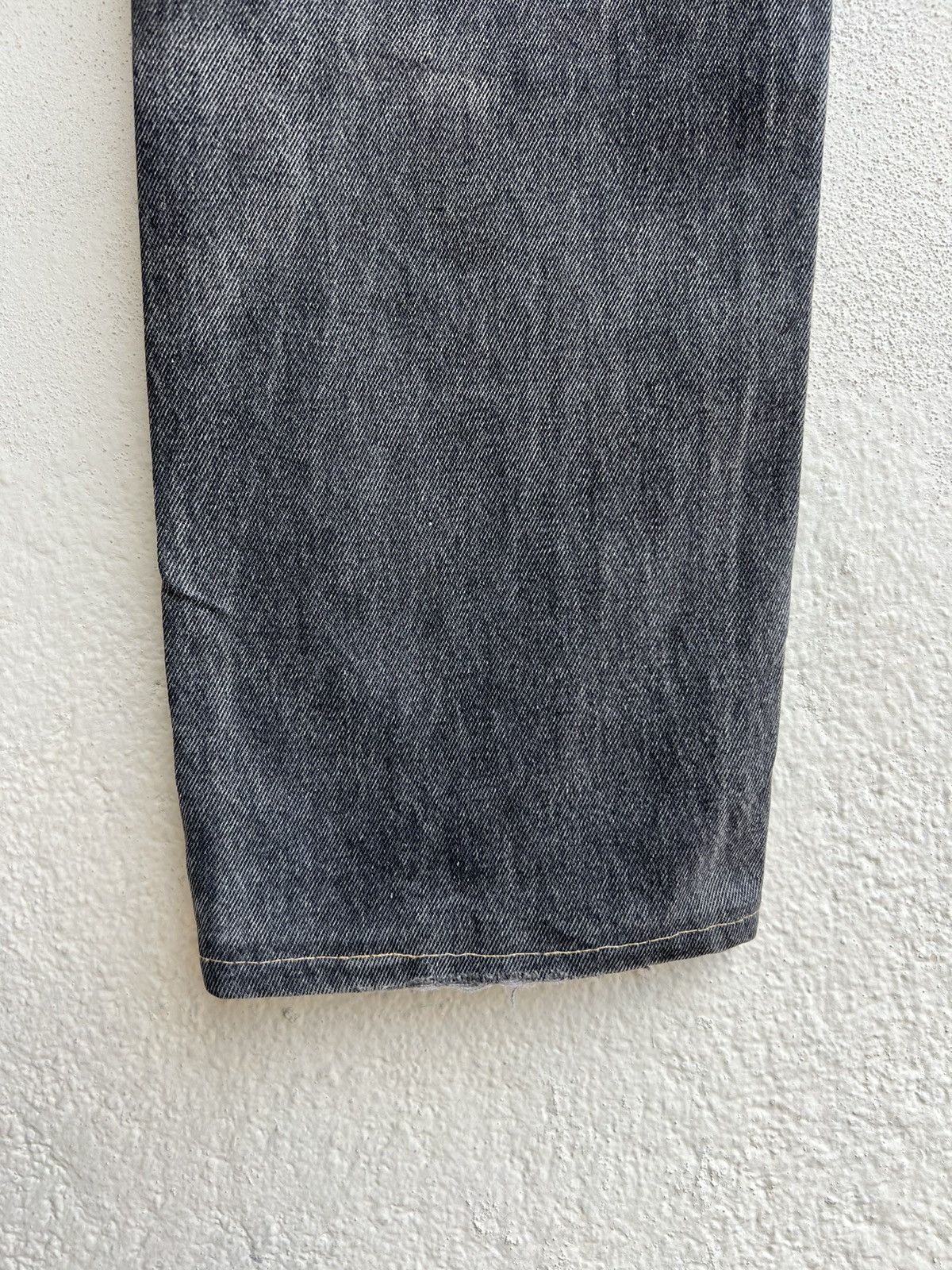 Levi's 1996 Levi’s 505 Orange Tab Fade Black Distress Denim Jeans Size US 35 - 17 Thumbnail