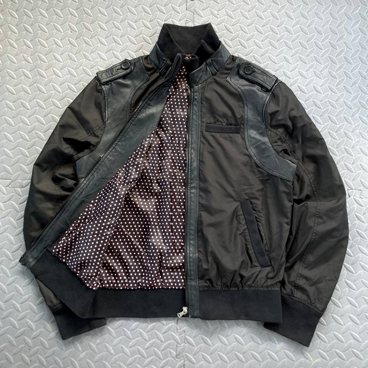 Dolce & Gabbana D&G- 2000’s Tactical Hybrid Leather Paneled Jacket Size US L / EU 52-54 / 3 - 3 Thumbnail
