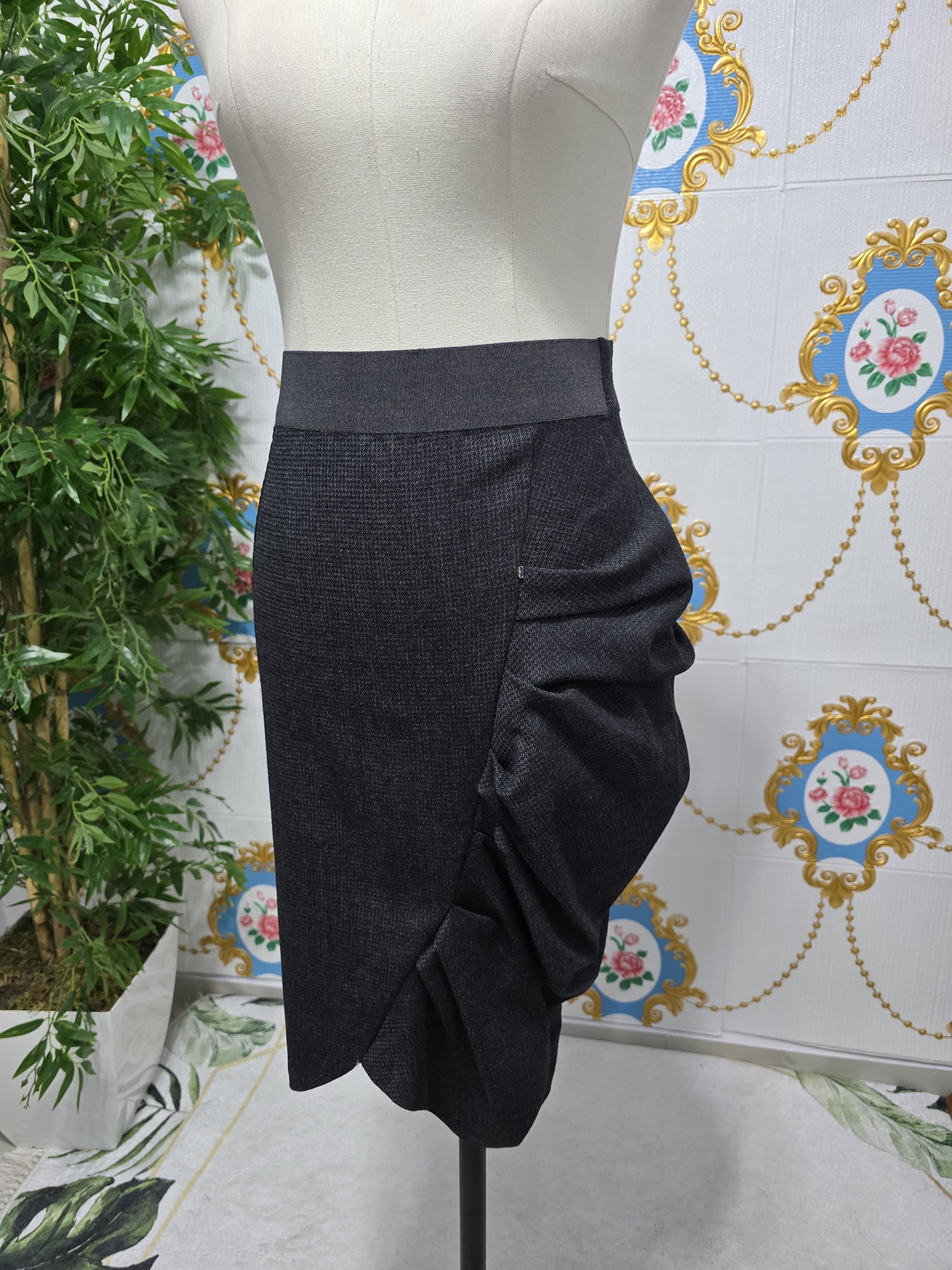 Max Mara × Sportmax × Vintage SPORTMAX skirt Beautiful size Small Size 27" / US 4 / IT 40 - 2 Thumbnail