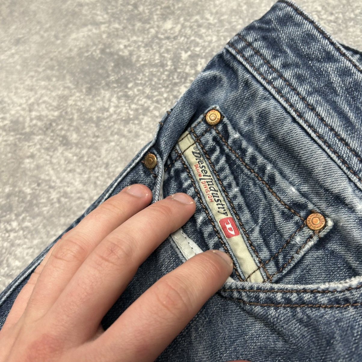 Diesel Vintage Diesel Indistry Basic Blue denim 2000’s jeans Size US 34 / EU 50 - 13 Thumbnail
