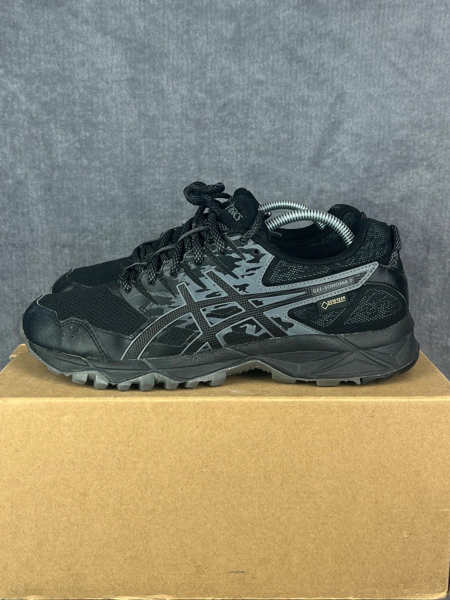 Asics Asics black sneakers retro running Size US 6.5 / EU 39-40 - 2 Thumbnail