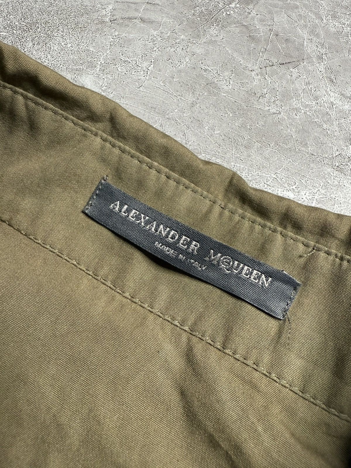 Alexander McQueen Alexander Mcqueen 2003 Military Green Bondage Belted Shirt Size S / US 4 / IT 40 - 8 Thumbnail