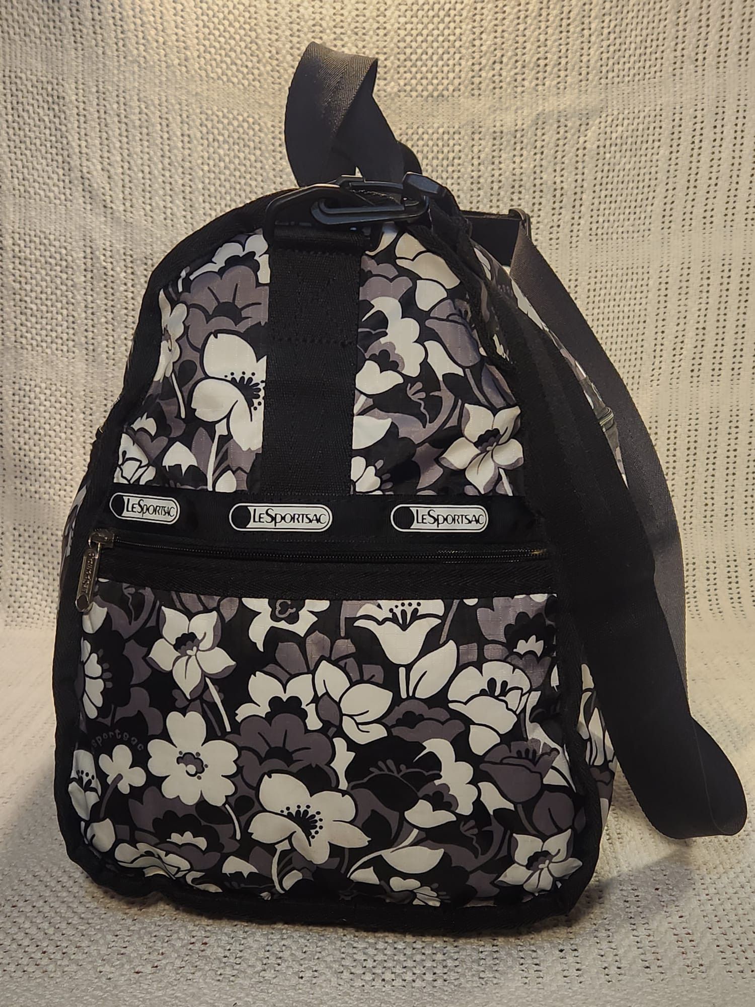 LeSportsac GYM CARRY ON DUFFLE FLORAL Size ONE SIZE - 3 Thumbnail