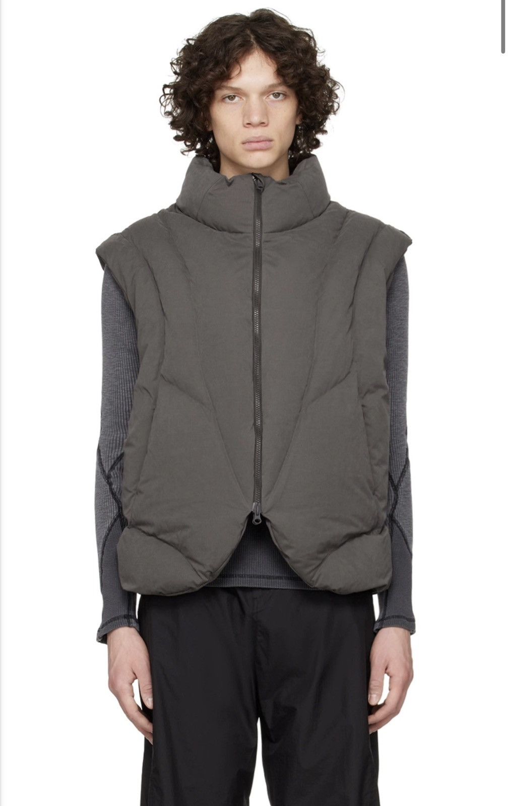 Hyein Seo HYEIN SEO SSENSE Exclusive Gray Padded Vest Size US L / EU 52-54 / 3 - 4 Thumbnail