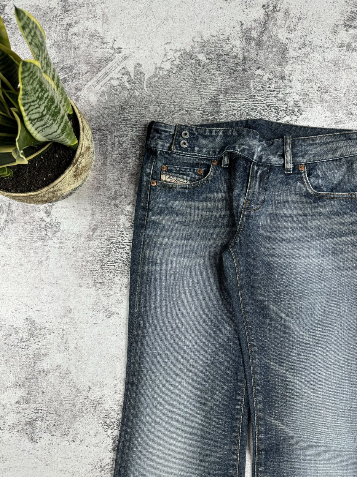 Diesel Diesel Cherone Y2K Distressed Denim Straight Jeans Trousers Size 30" / US 8 / IT 44 - 8 Thumbnail