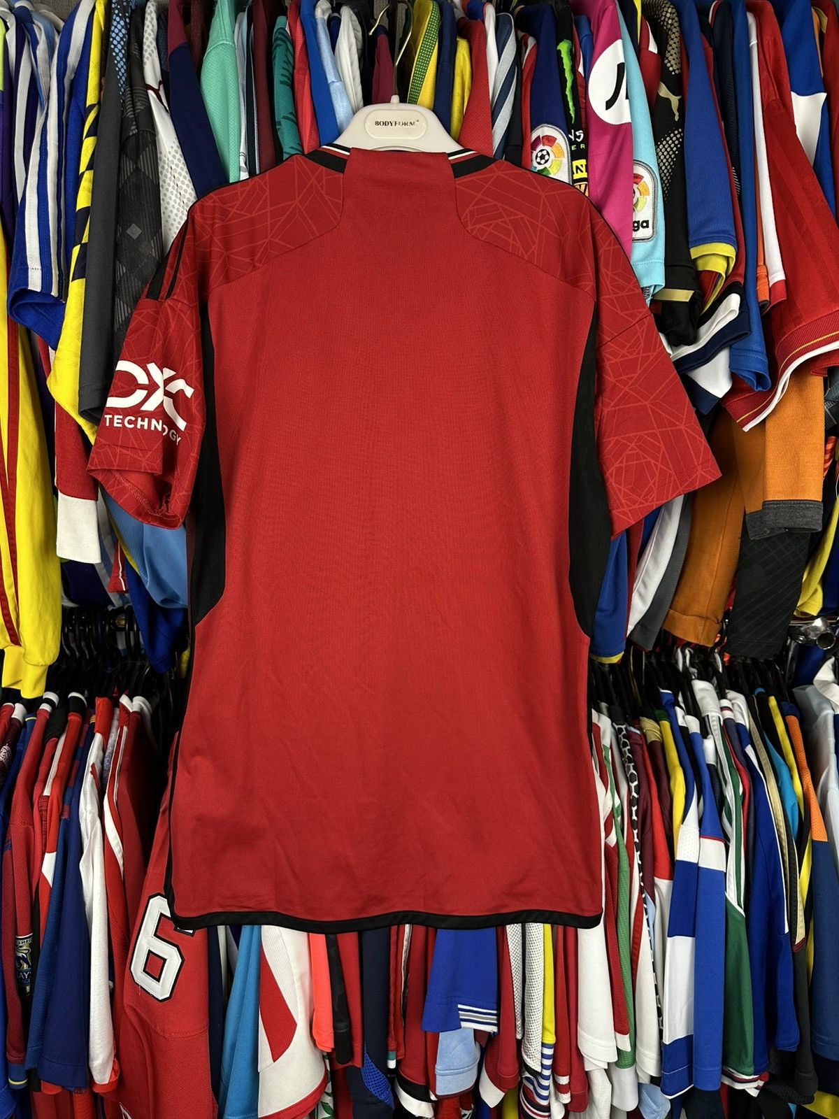Adidas MANCHESTER UNITED FC 2023-24 HOME SHIRT ADIDAS JERSEY SOCCER Size US S / EU 44-46 / 1 - 2 Thumbnail