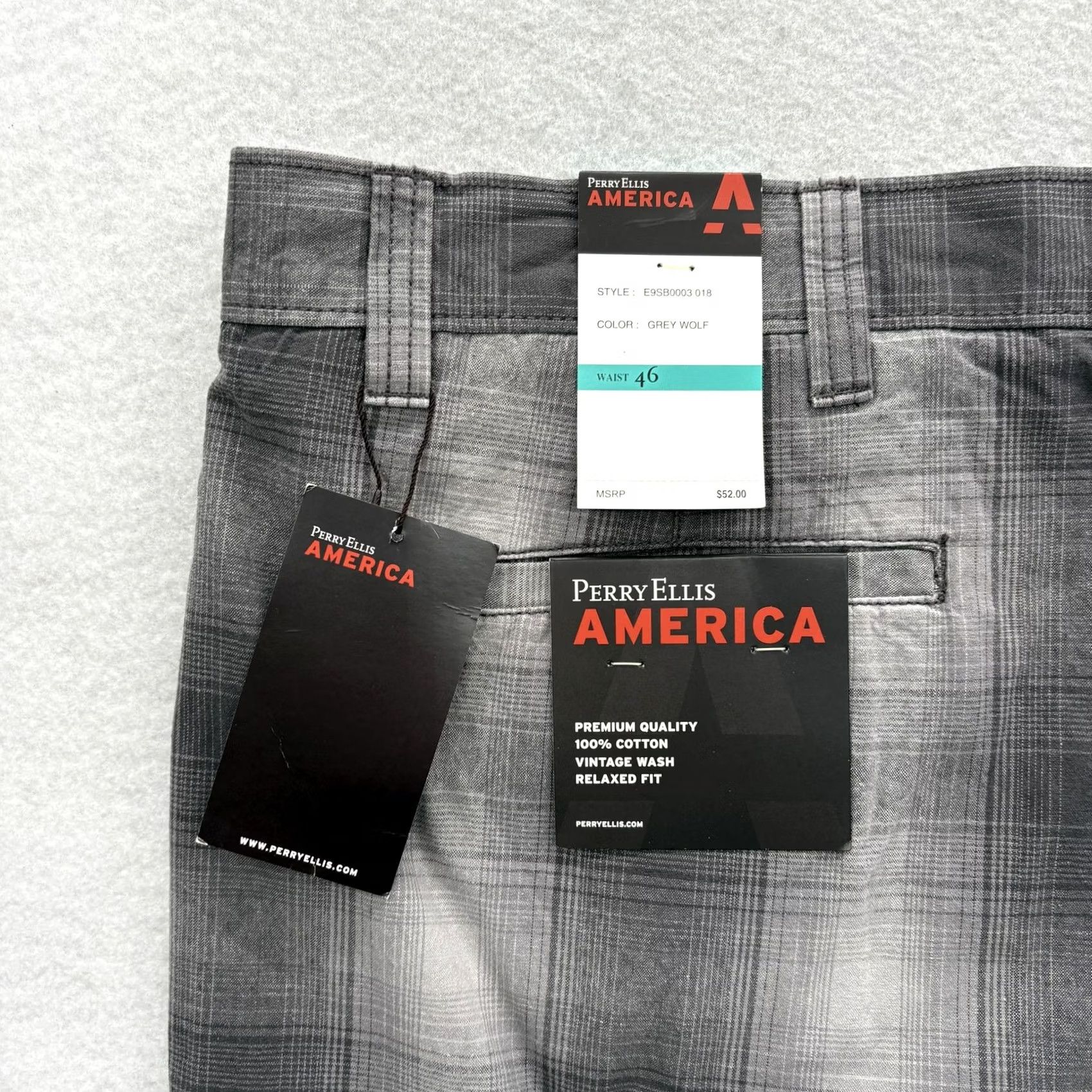 Perry Ellis Perry Ellis America Shorts Mens 46 Gray Plaid Chino Pleated 9" Relaxed Casual Shirt? Size US 30 / EU 46 - 2 Thumbnail