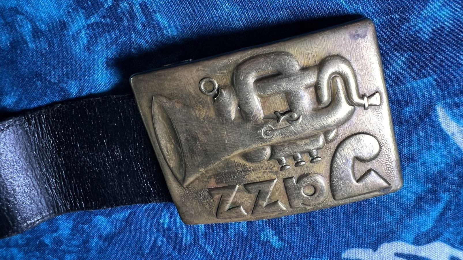 Vintage Vintage Y2K 80s Jazz Musical Belt Buckle Size 26 - 3 Thumbnail