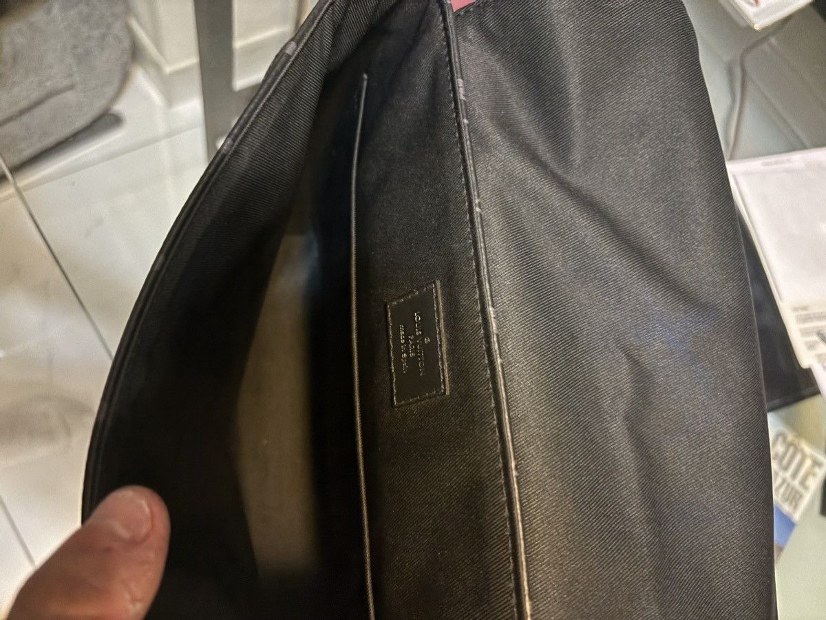 Louis Vuitton Louis vuitton district PM bag Size ONE SIZE - 5 Thumbnail