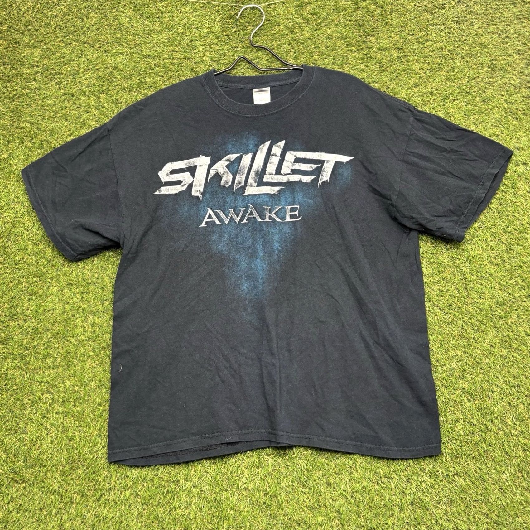Gildan Skillet Awake Band Shirt Mens XL Graphic Tee Y2K Music Band Gildan Heavy Cotton Black Short Sleeve Crew Neck Size US XL / EU 56 / 4 - 2 Thumbnail
