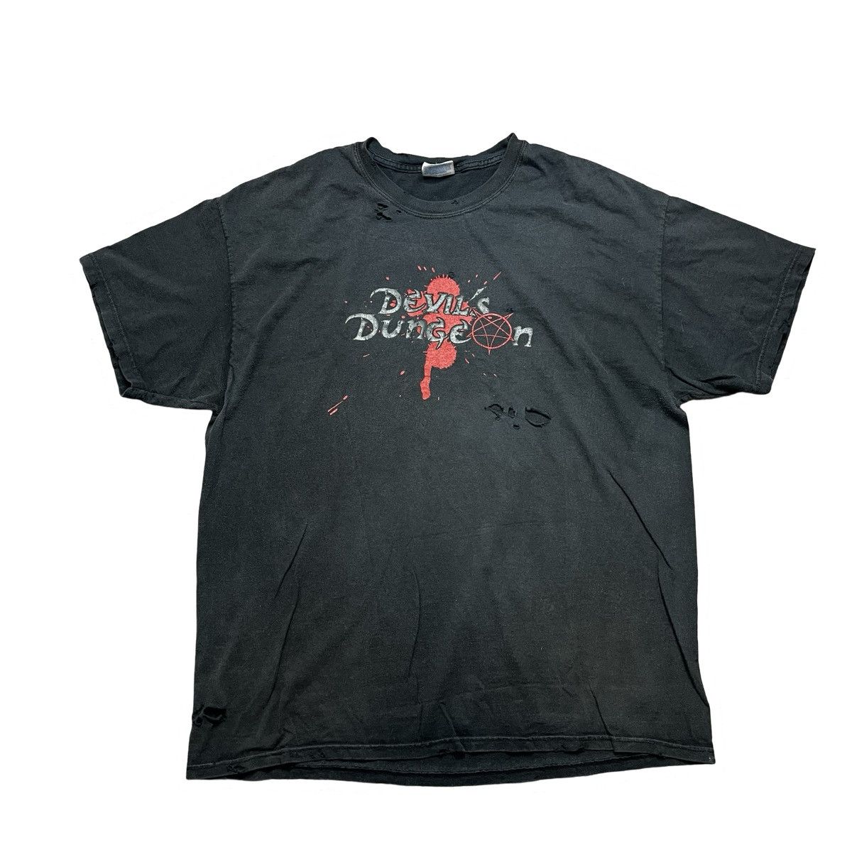 Vintage vintage devils dungeon haunted house tshirt Size US XL / EU 56 / 4 - 1 Thumbnail