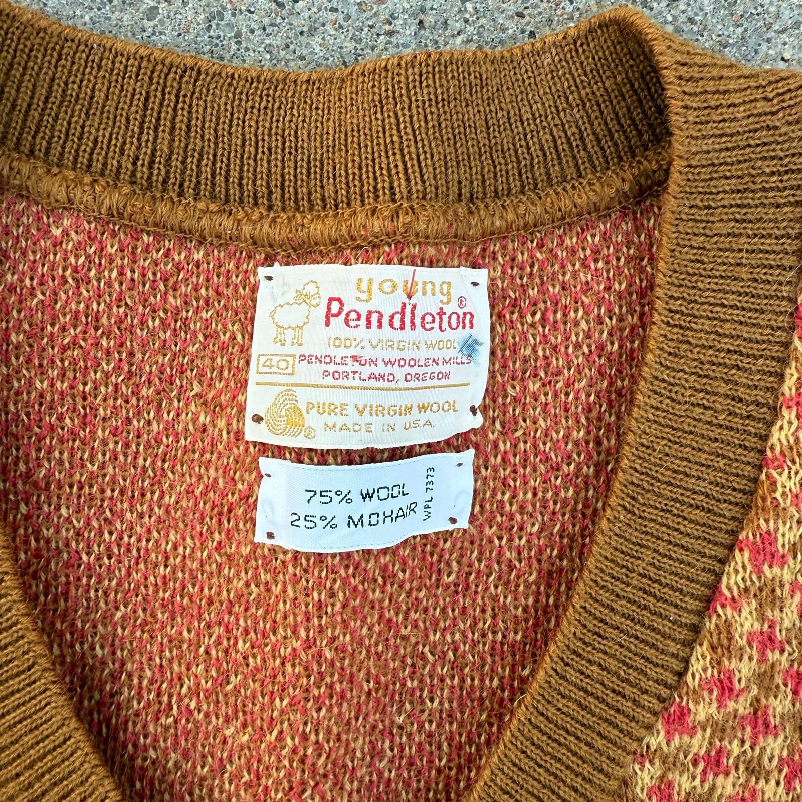 Pendleton 70s Pendleton Mustard Orange Houndstooth Sweater Vest Sz 40 Size US M / EU 48-50 / 2 - 2 Thumbnail